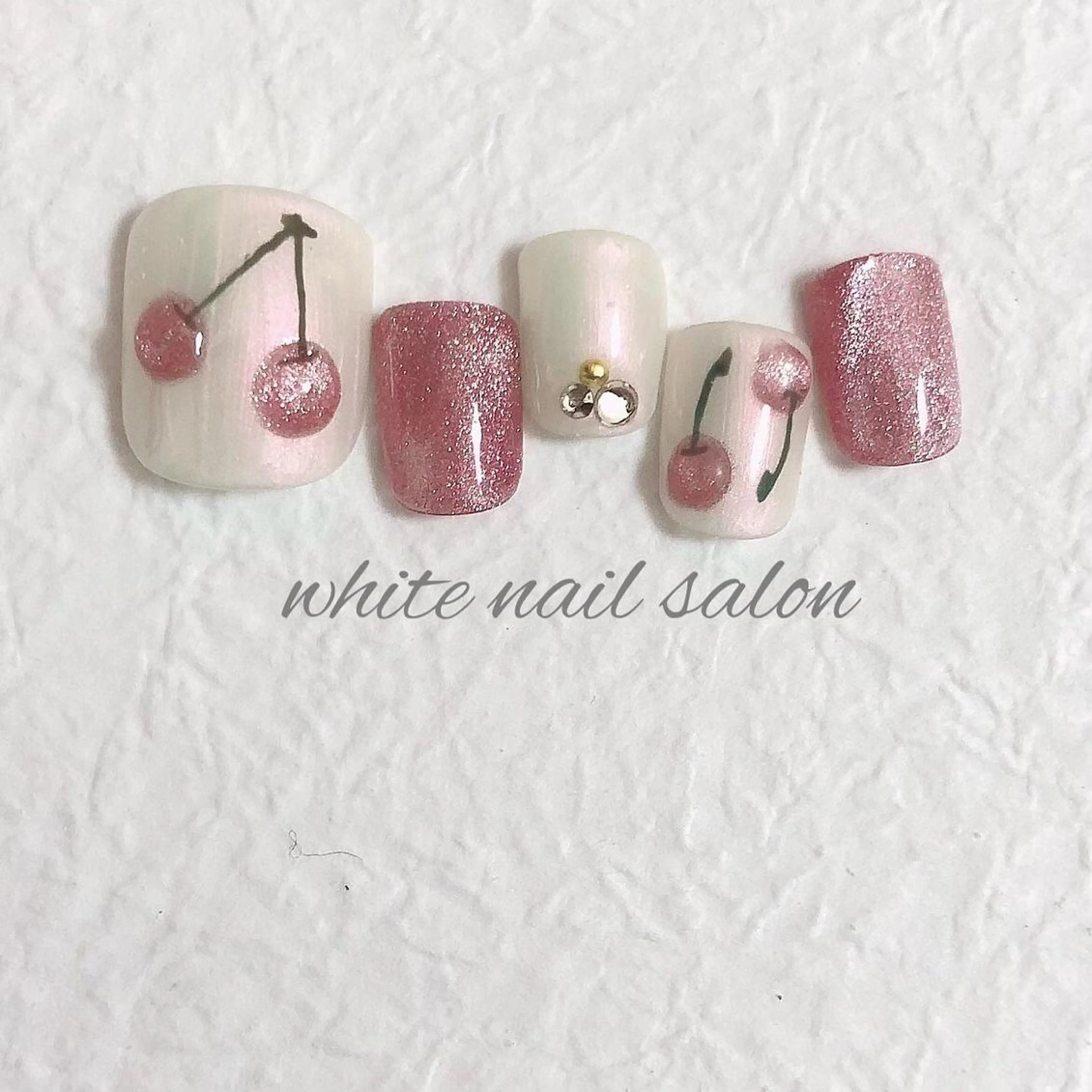 ネイル ジェルネイル ハードジェル 持ち込み ソフトジェル フットネイル white nail salonのネイルデザイン