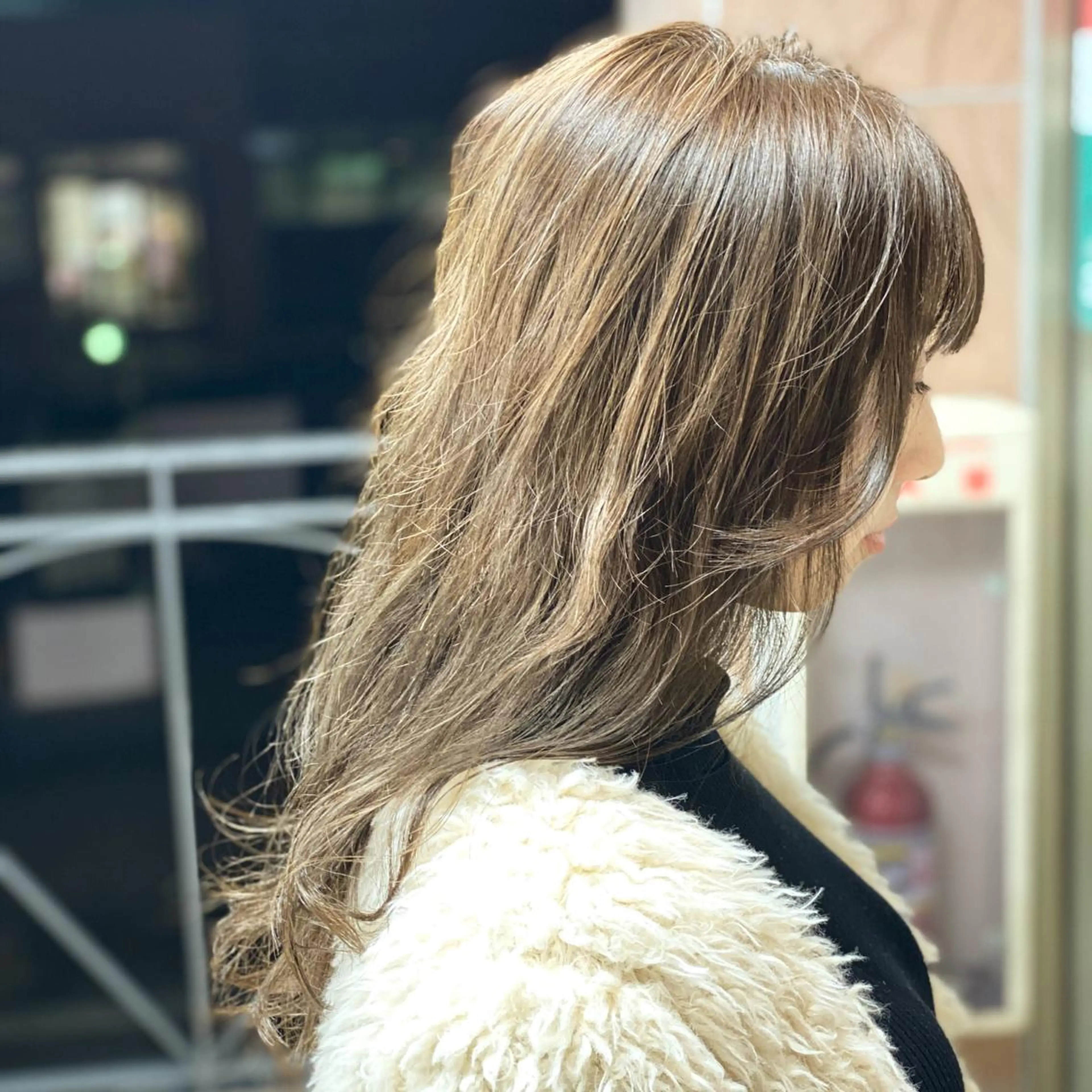 セミロング カラー ベージュカラー ミルクティーベージュ 💎大人ハイライト 💎上杉一也💎のヘアスタイル