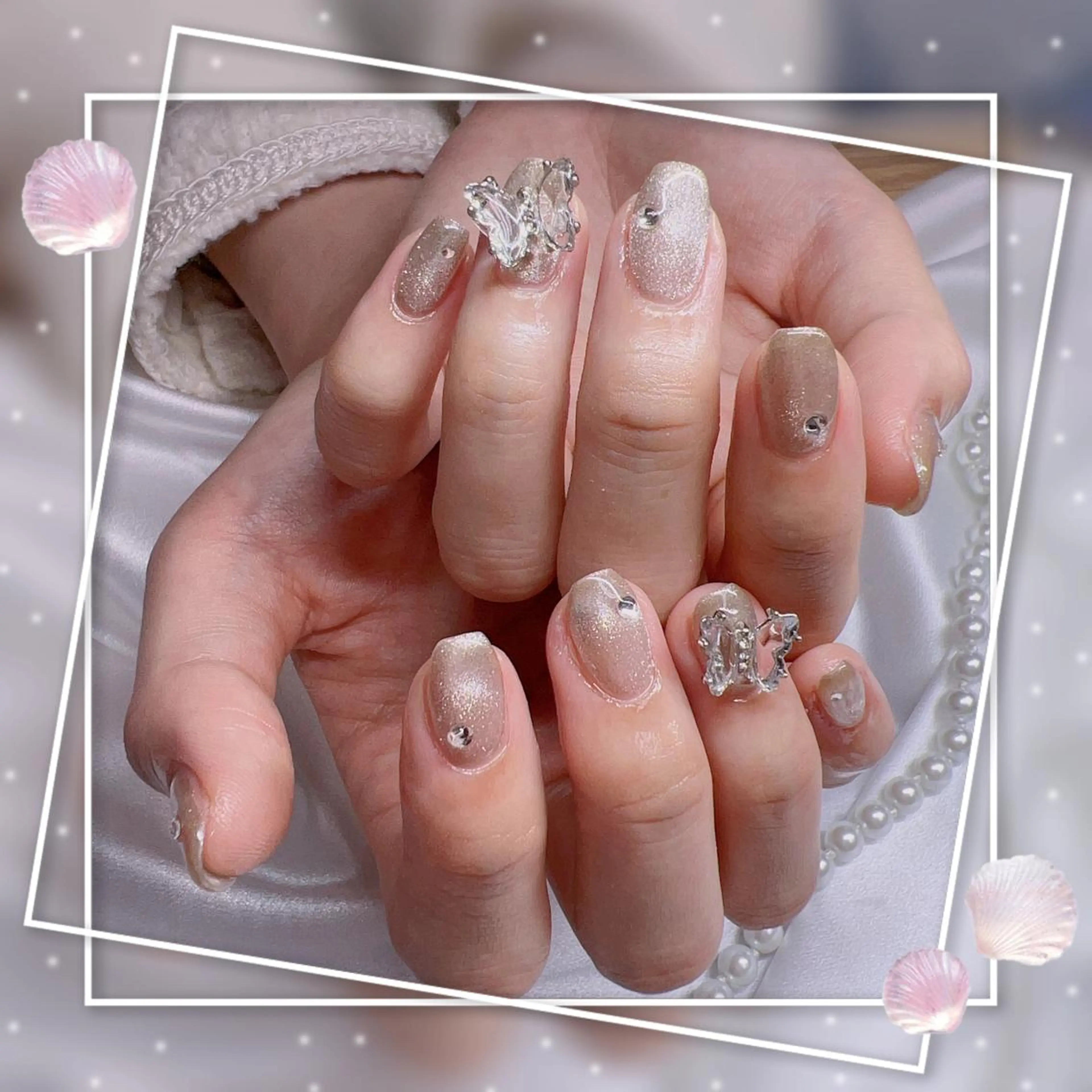 ネイル フレンチネイル キラキラネイル 韓国ネイル マグネットネイル マグネットフレンチ ハンドネイル Chill Nailsalonのネイルデザイン