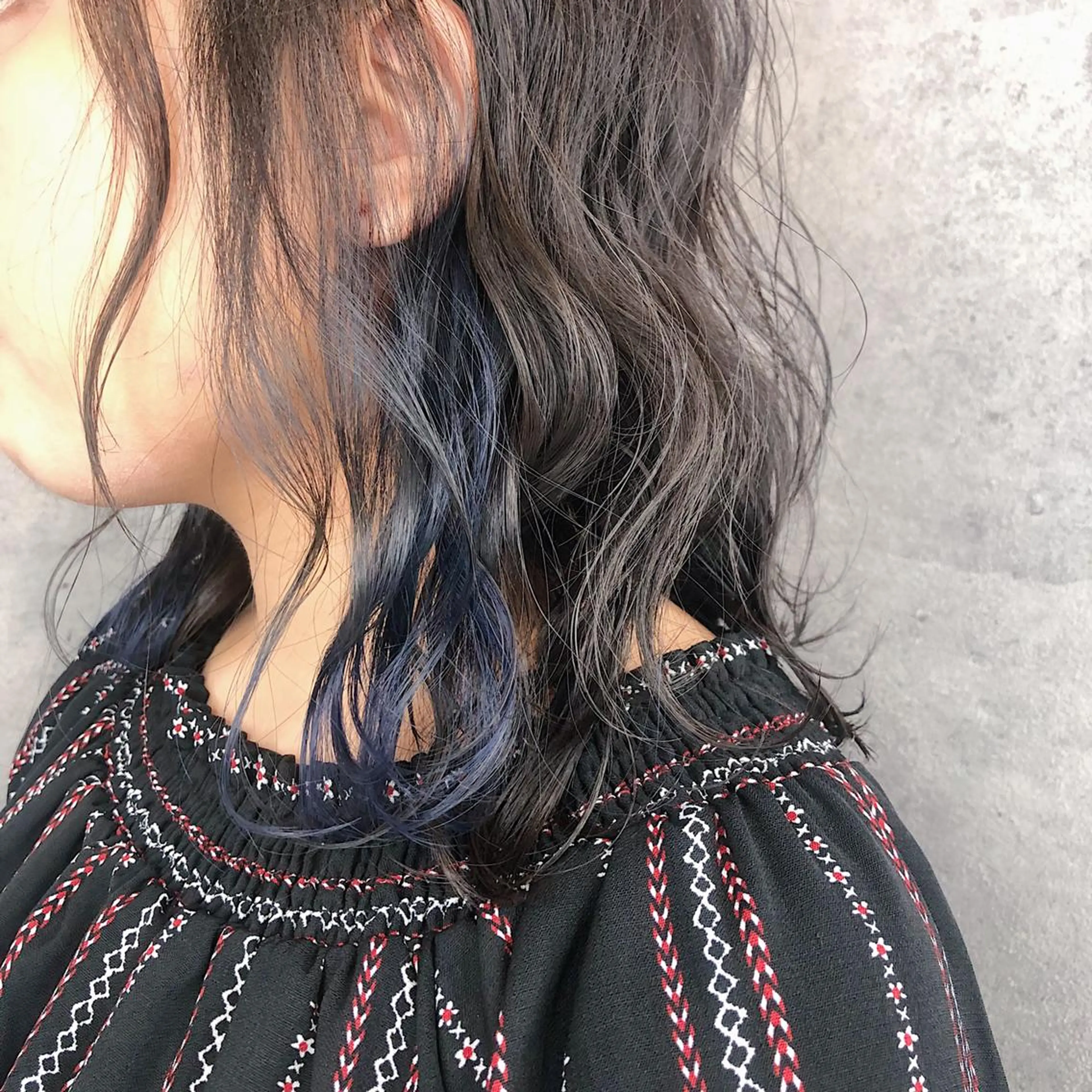 ミディアム カラー カット ヘアカラー _WHITE 天王寺のヘアスタイル