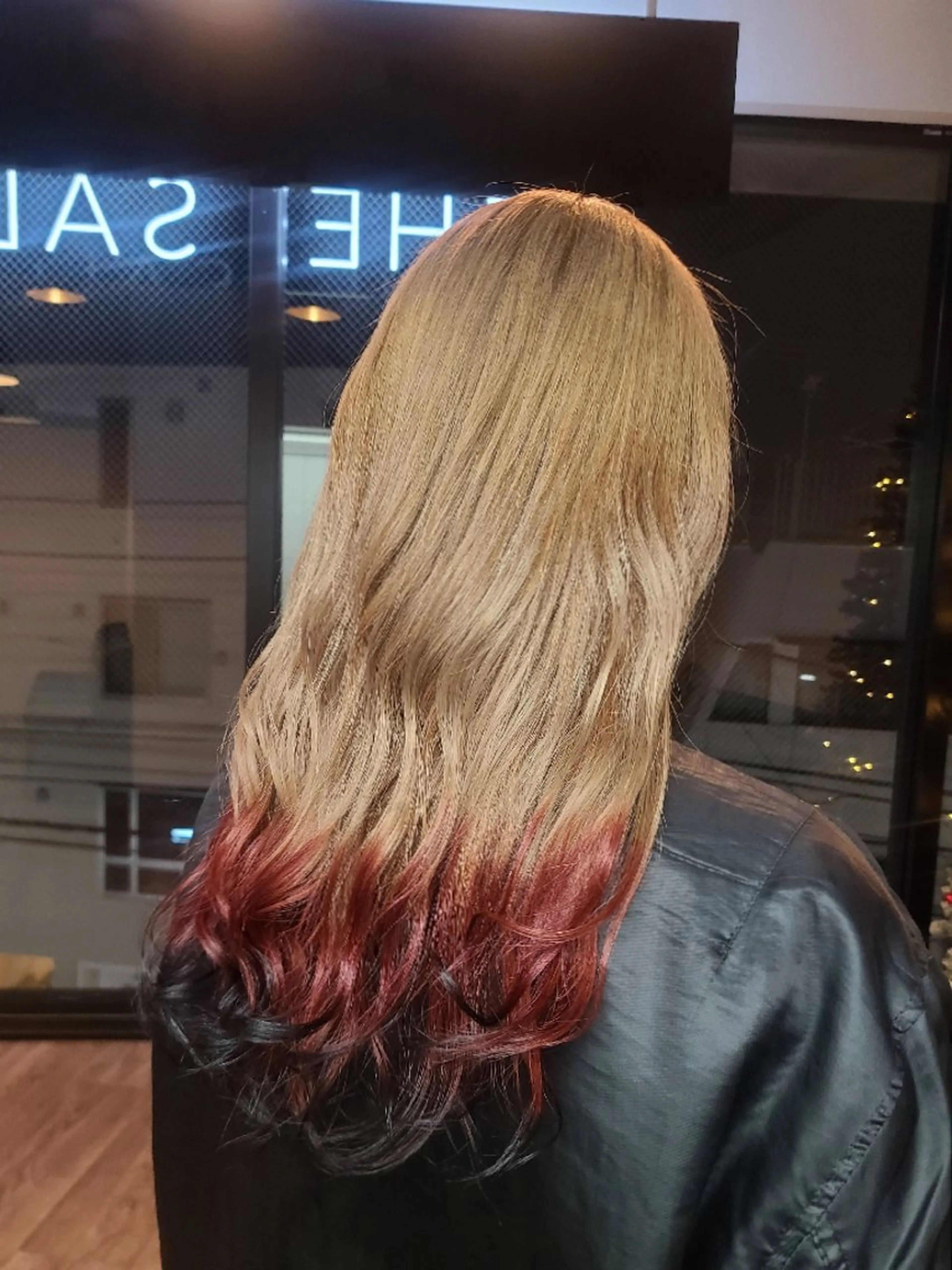 ロング カラー 黒髪 ブロンド 狐カラー オレンジ yolo.所属・夜特化型ヘアサロン 𓃱yolo.タナベのヘアスタイル