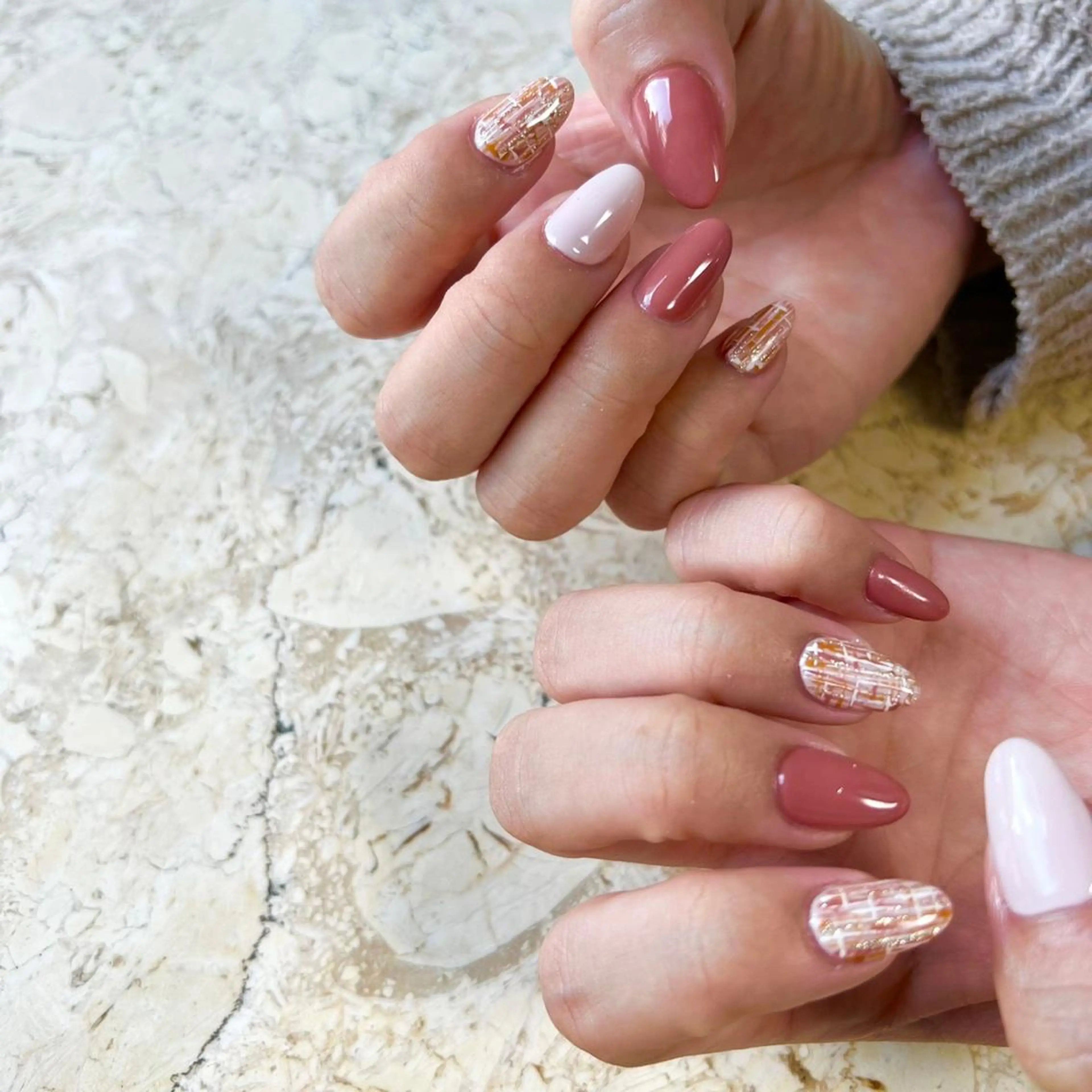 ネイル アニマル柄 アートネイル フレンチネイル ジェルネイル ガラスフレンチ ハンドネイル フットネイル nail salon mieux(ミュー)のネイルデザイン