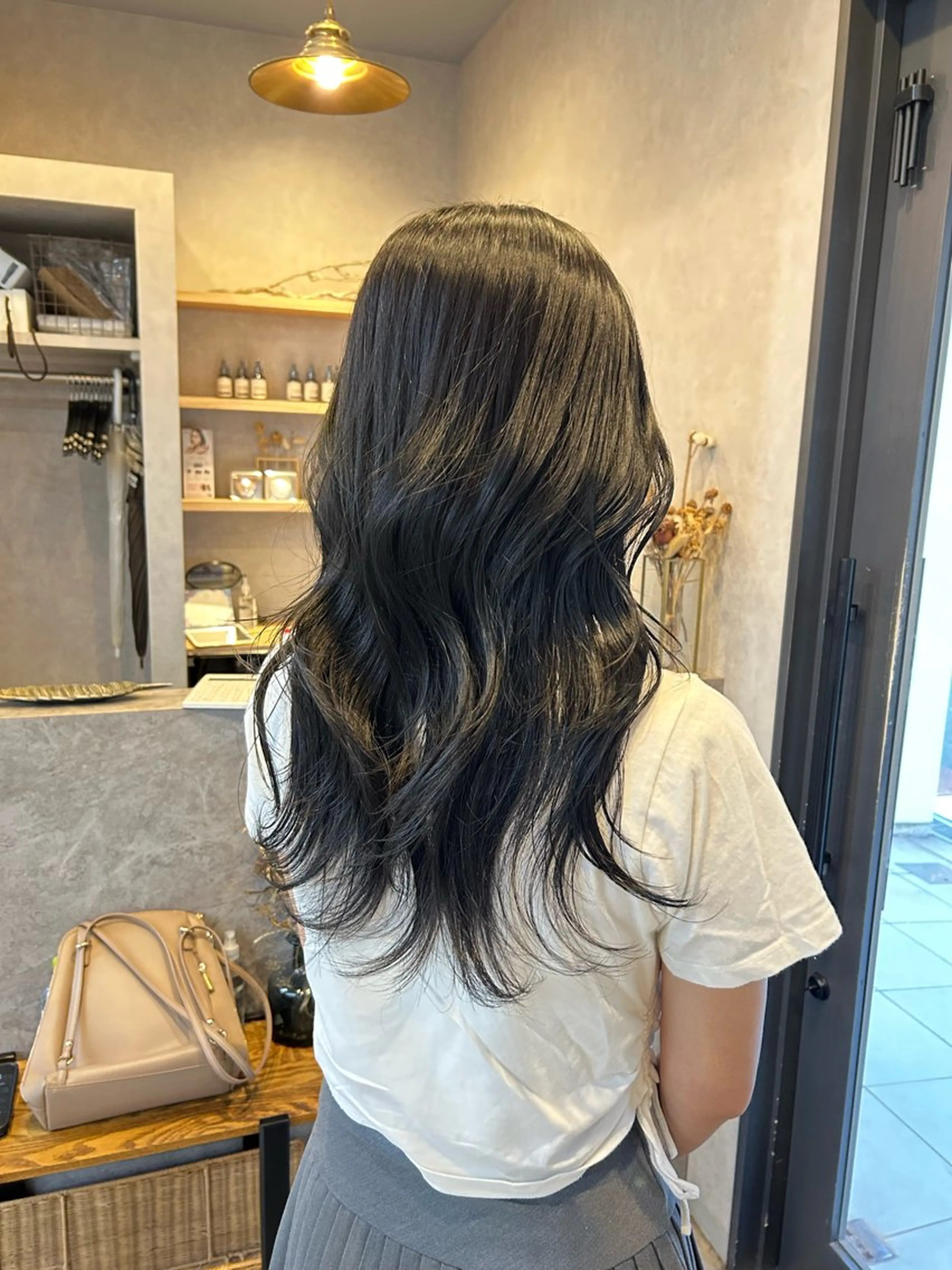 ロング カラー 黒髪 ブルーカラー ブルーブラック 韓国風ヘア レイヤーカット カット ヘアカラー トリートメント いなみね はるきのヘアスタイル
