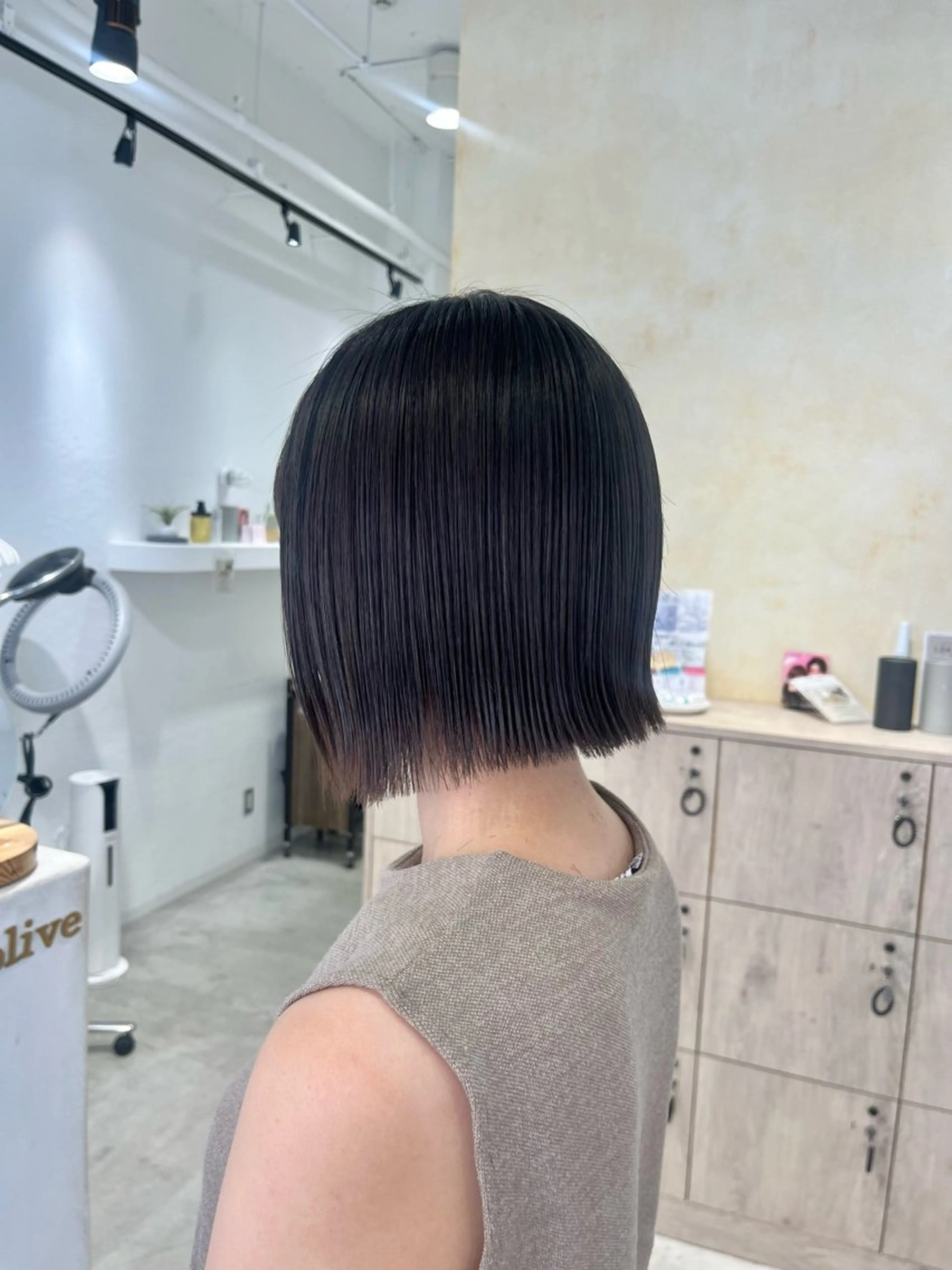 ショート カラー カット ヘアカラー トリートメント ボブ/縮毛矯正 /佐藤　奈巳のヘアスタイル