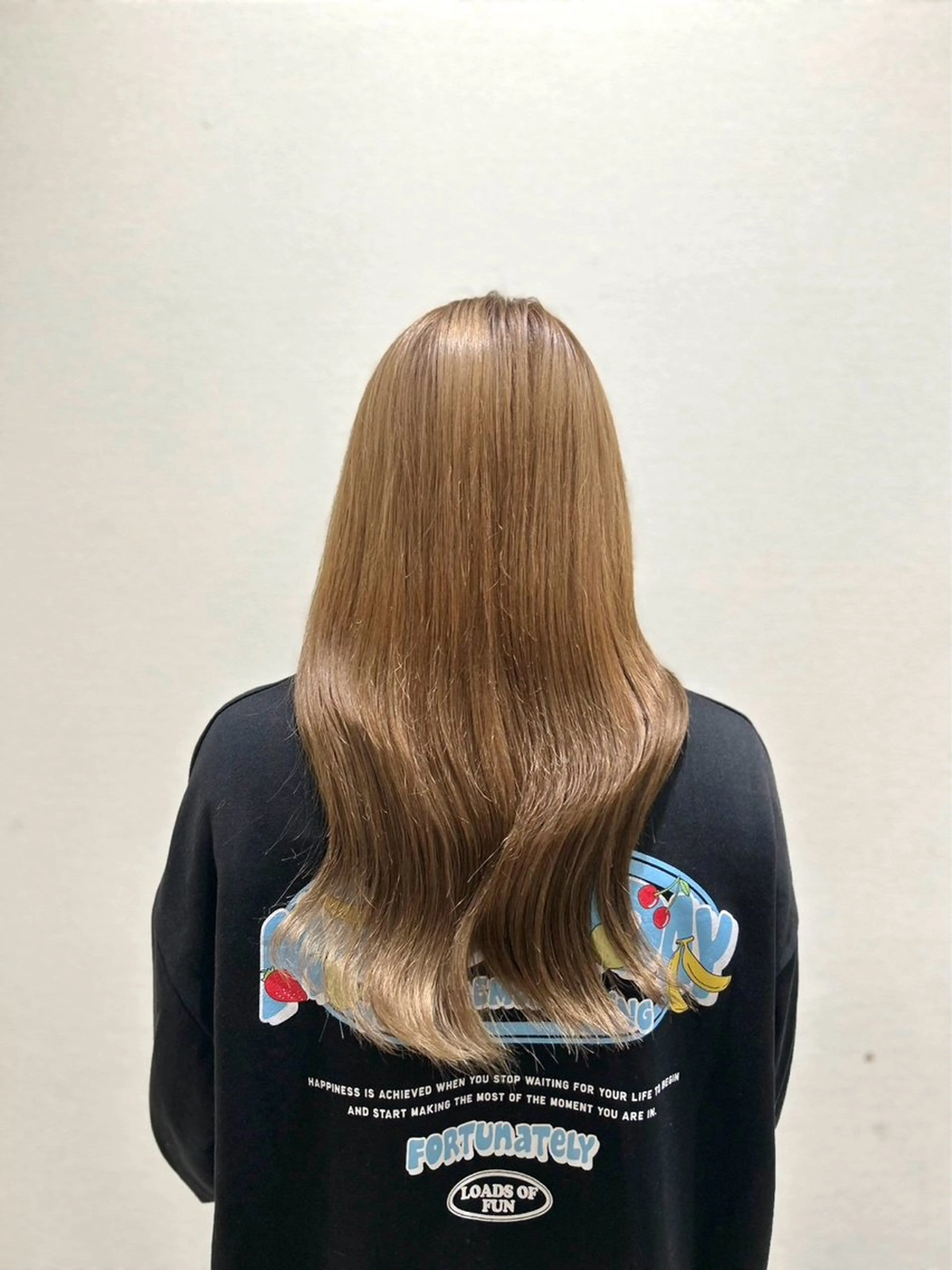 ロング カラー 鵤木 朋香のヘアスタイル