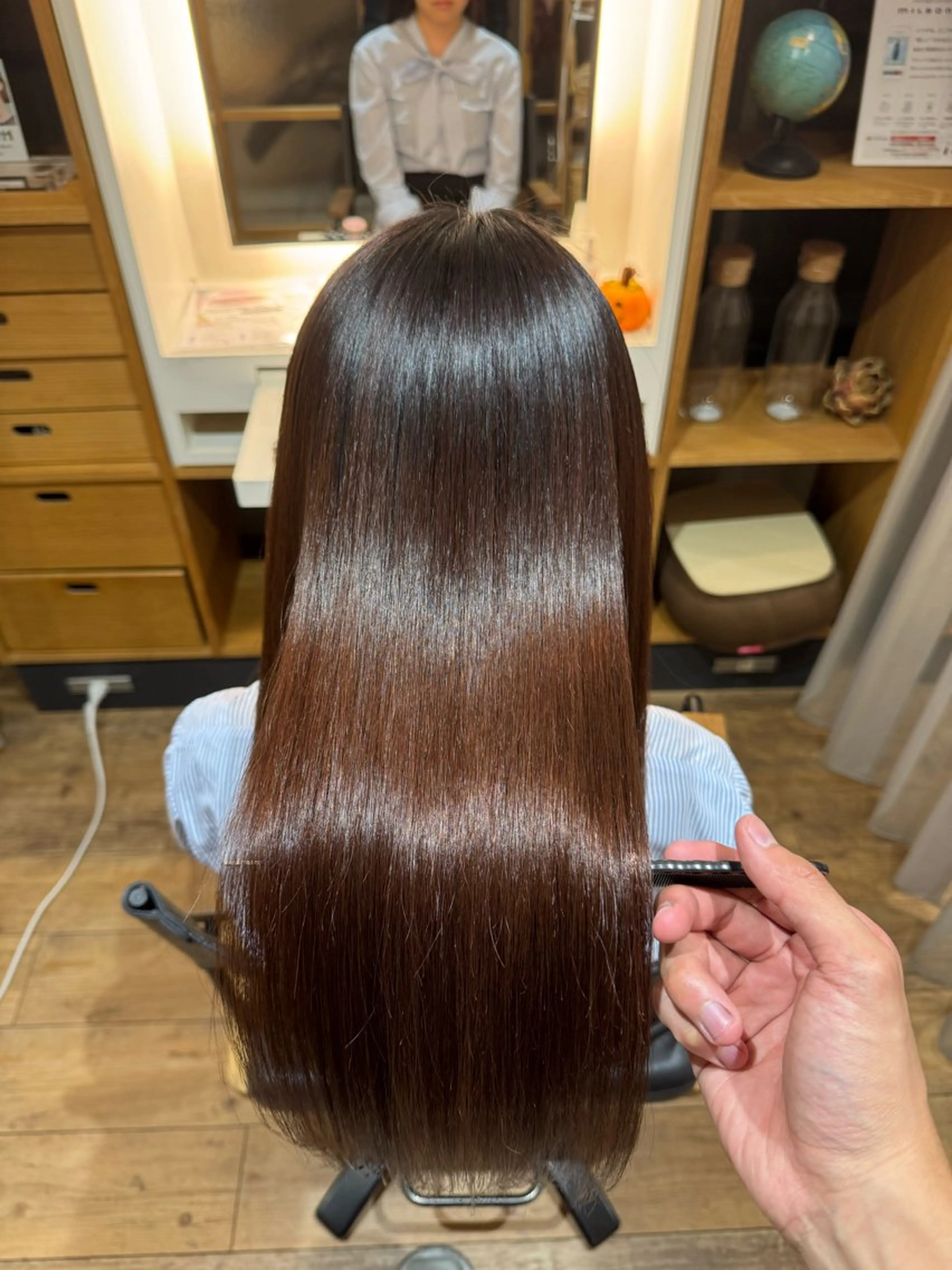 セミロング カット 縮毛矯正 トリートメント afloatkobe所属・美髪/髪質改善 川口凌弥のヘアスタイル