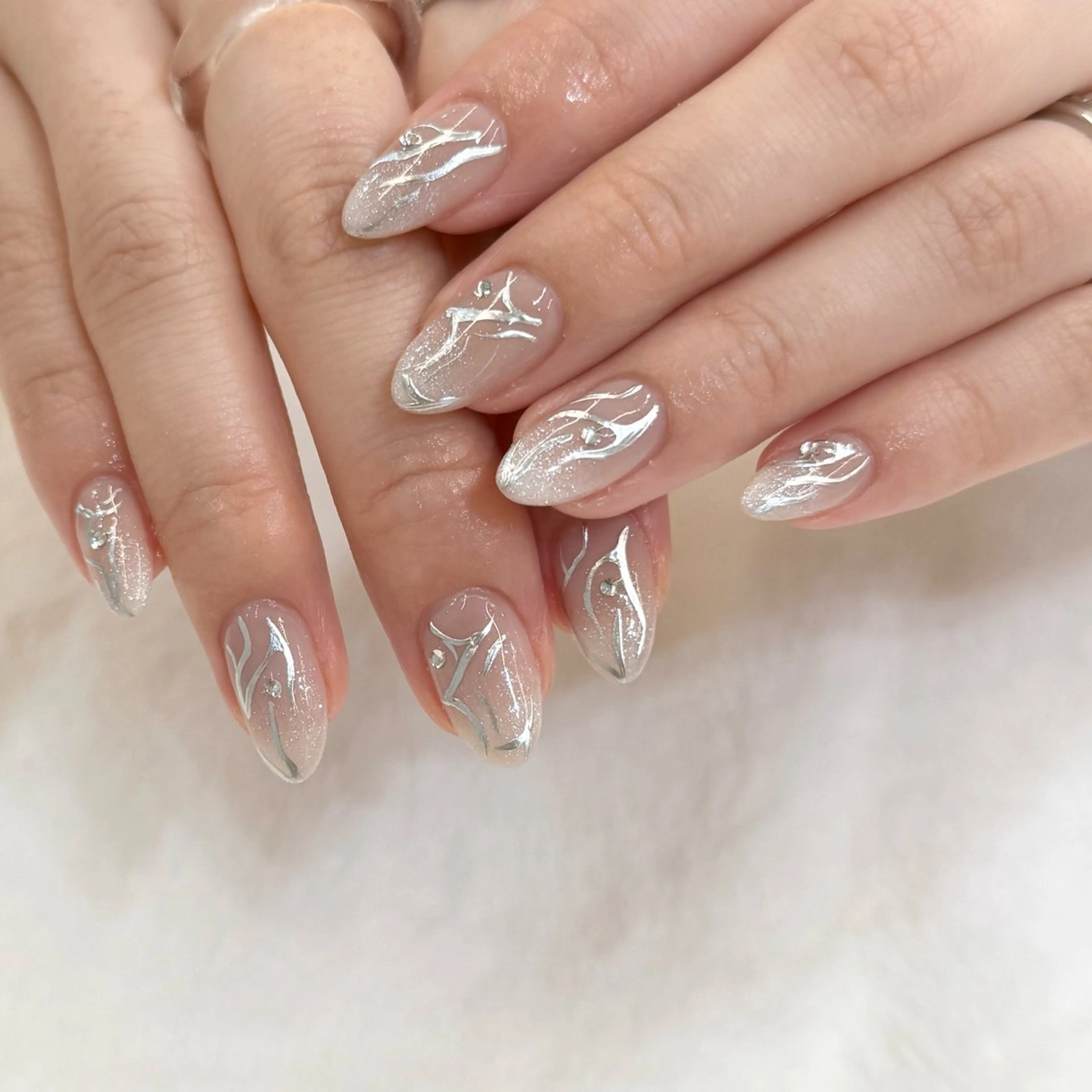 ネイル pool Yuzu🌷のネイルデザイン