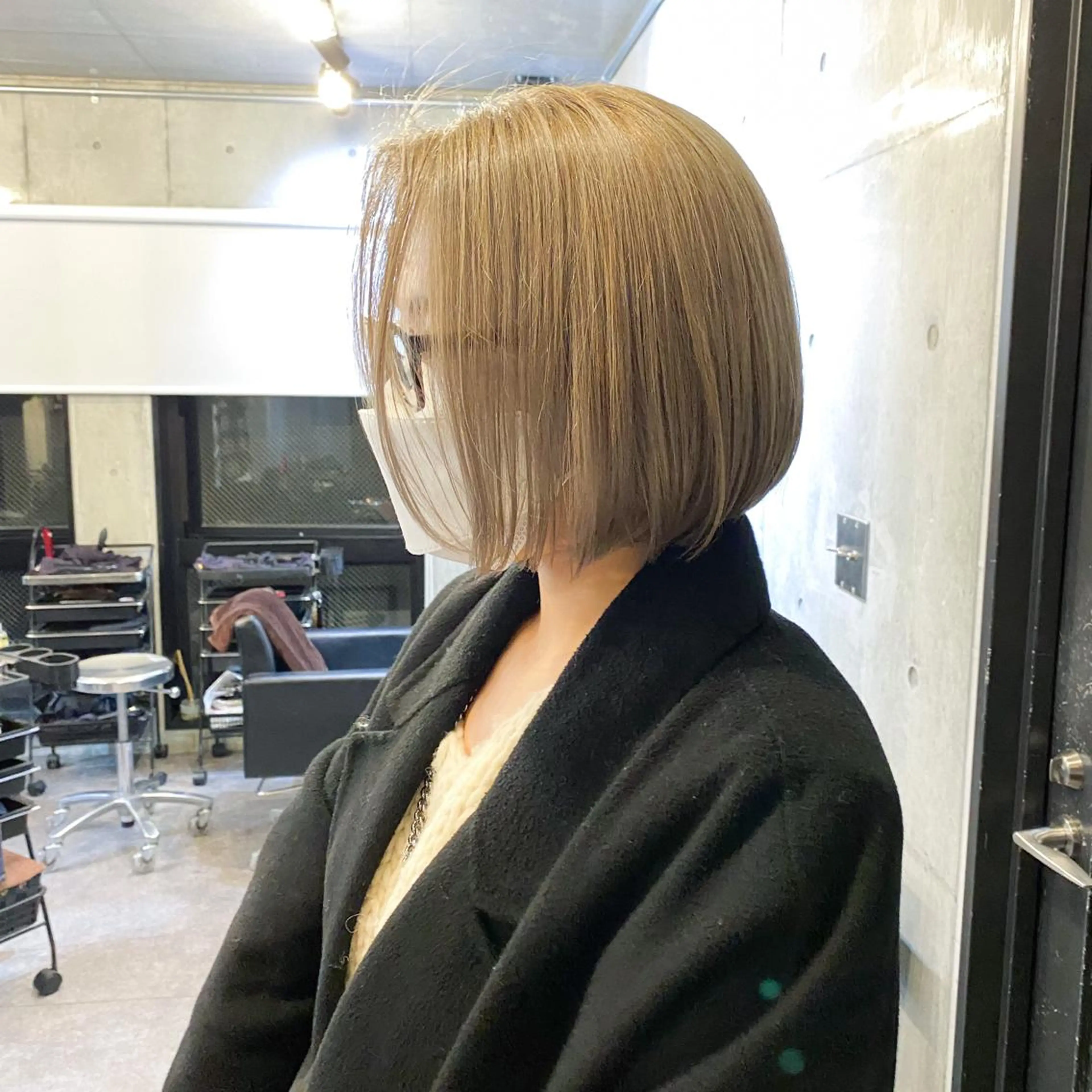 ショート カラー 艶髪ブリーチ 永井竜也のヘアスタイル