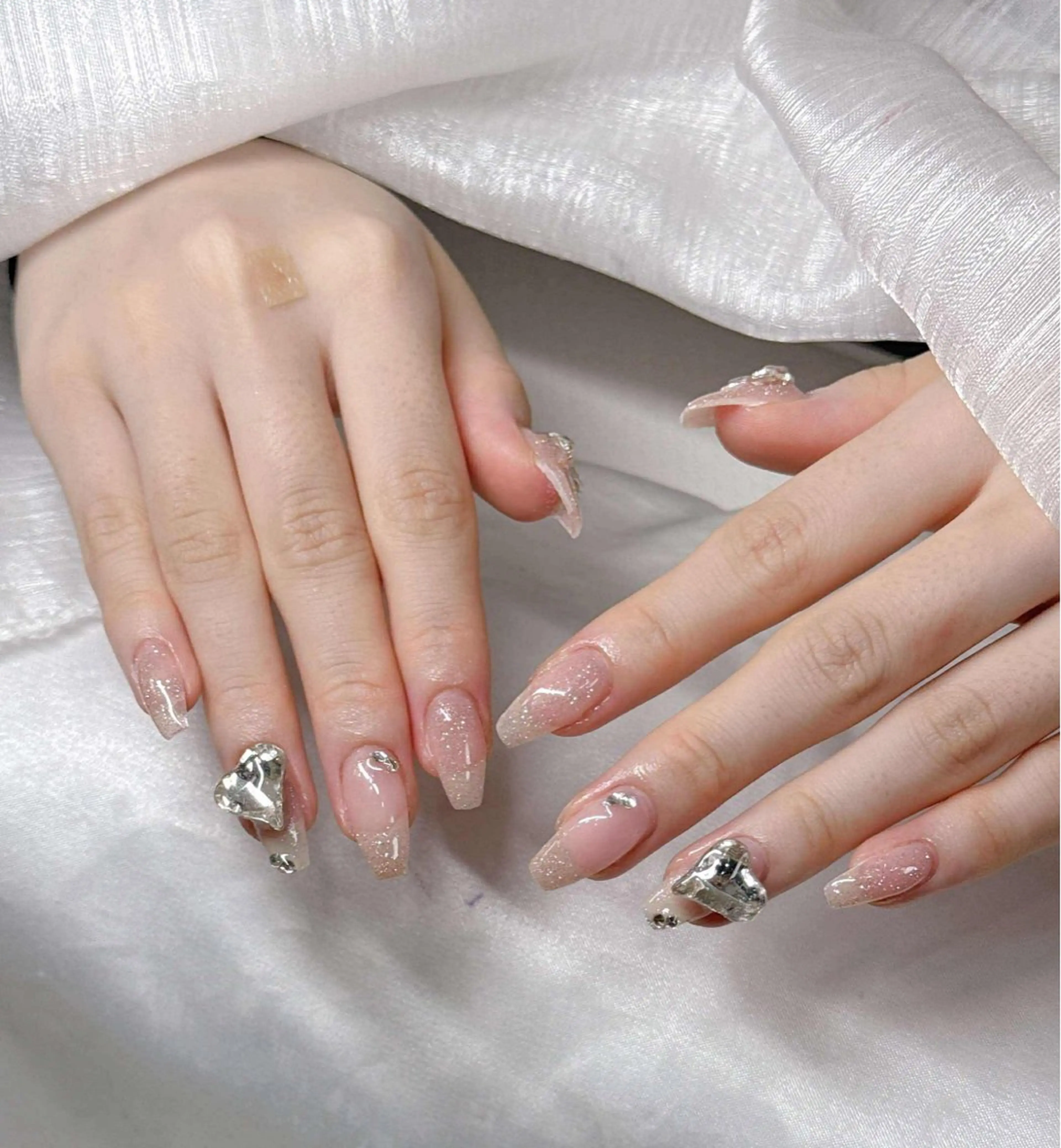 ネイル 長さ出し グラデーション 卒業式 キラキラネイル マグネットネイル ハンドネイル Lee Nailsのネイルデザイン
