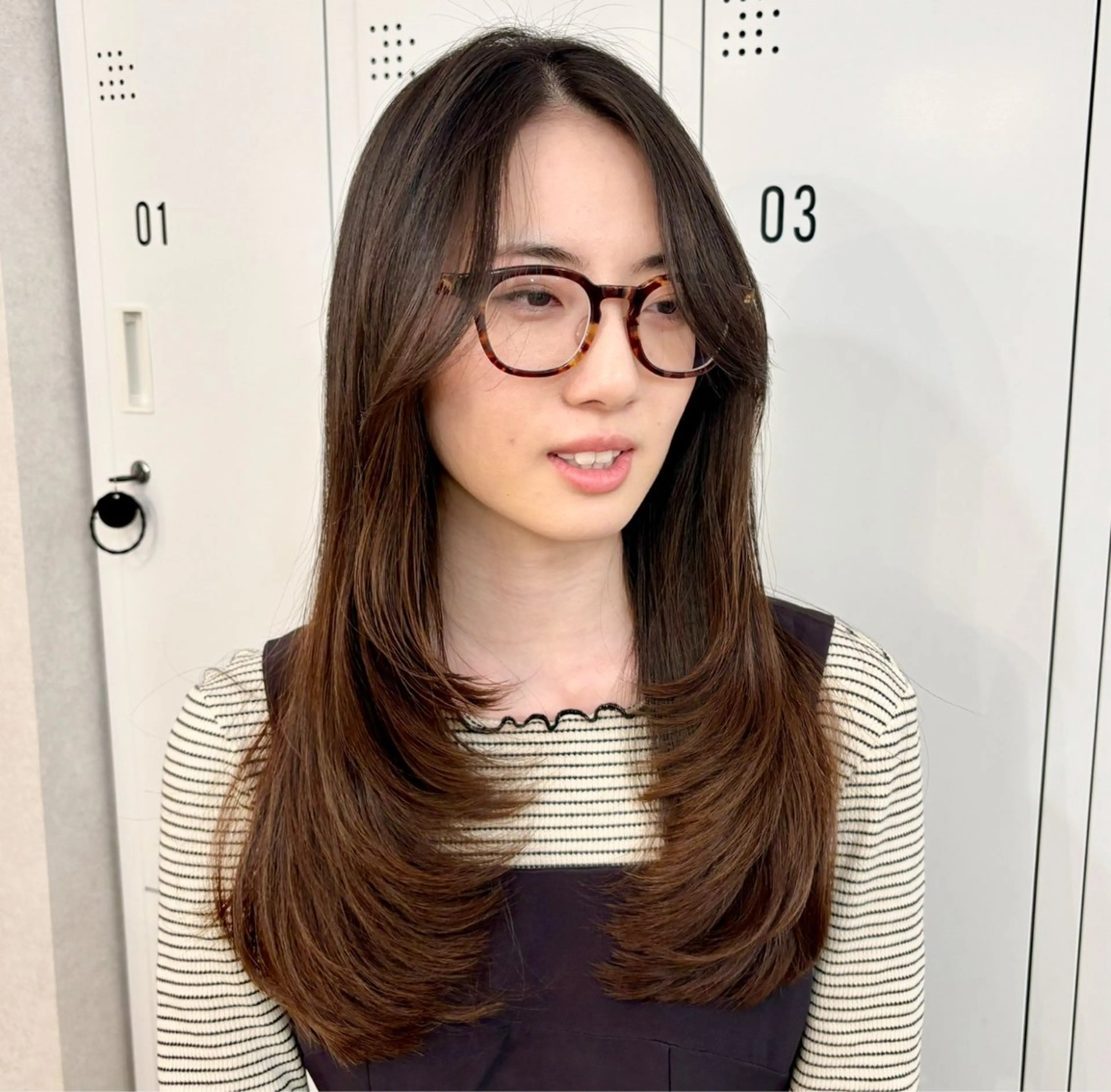 ロング カラー レイヤーカット ロング ヘアカラー トリートメント ネヅ カオルのヘアスタイル