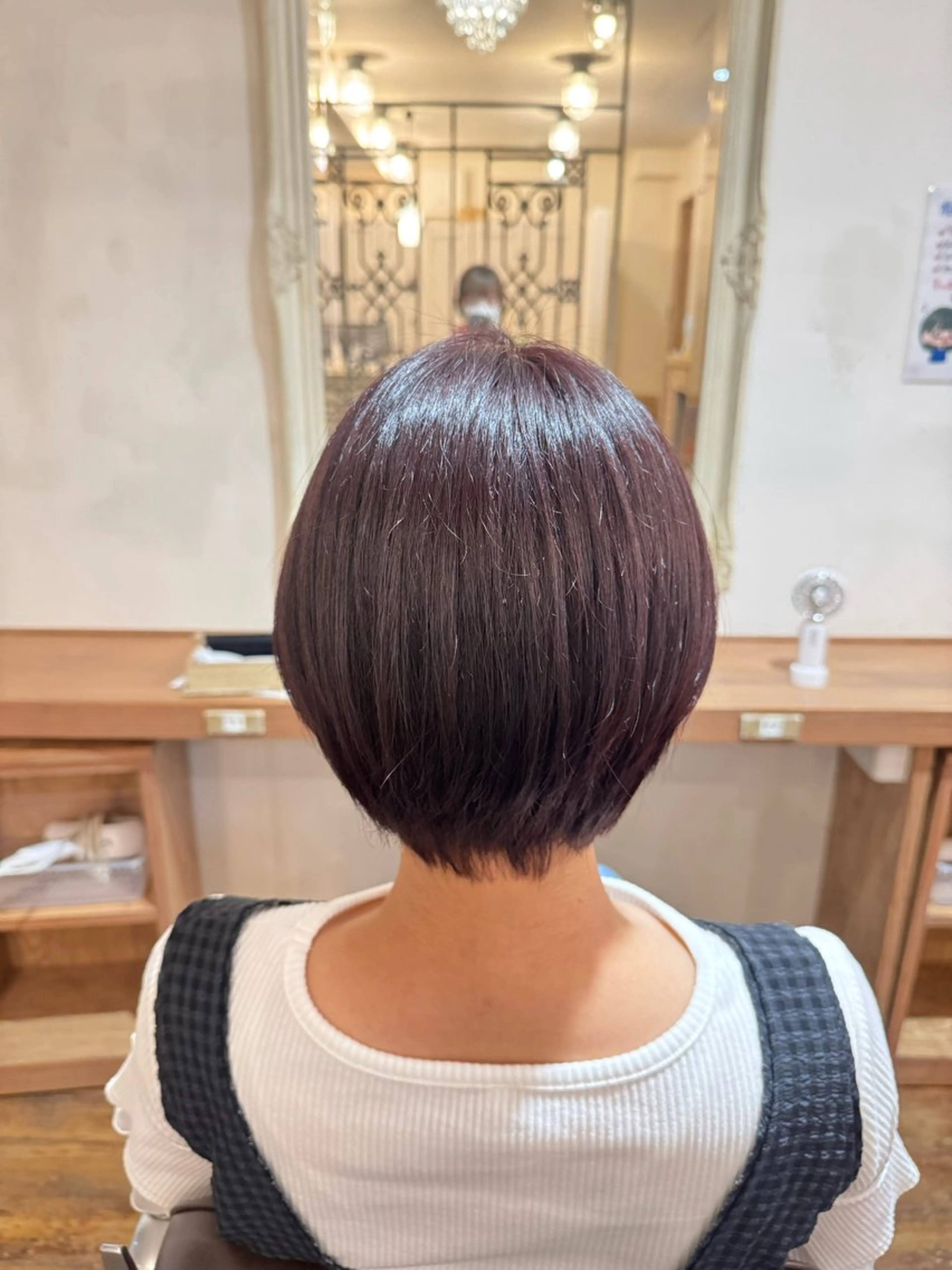 ショート カラー 石澤 翠美玲のヘアスタイル