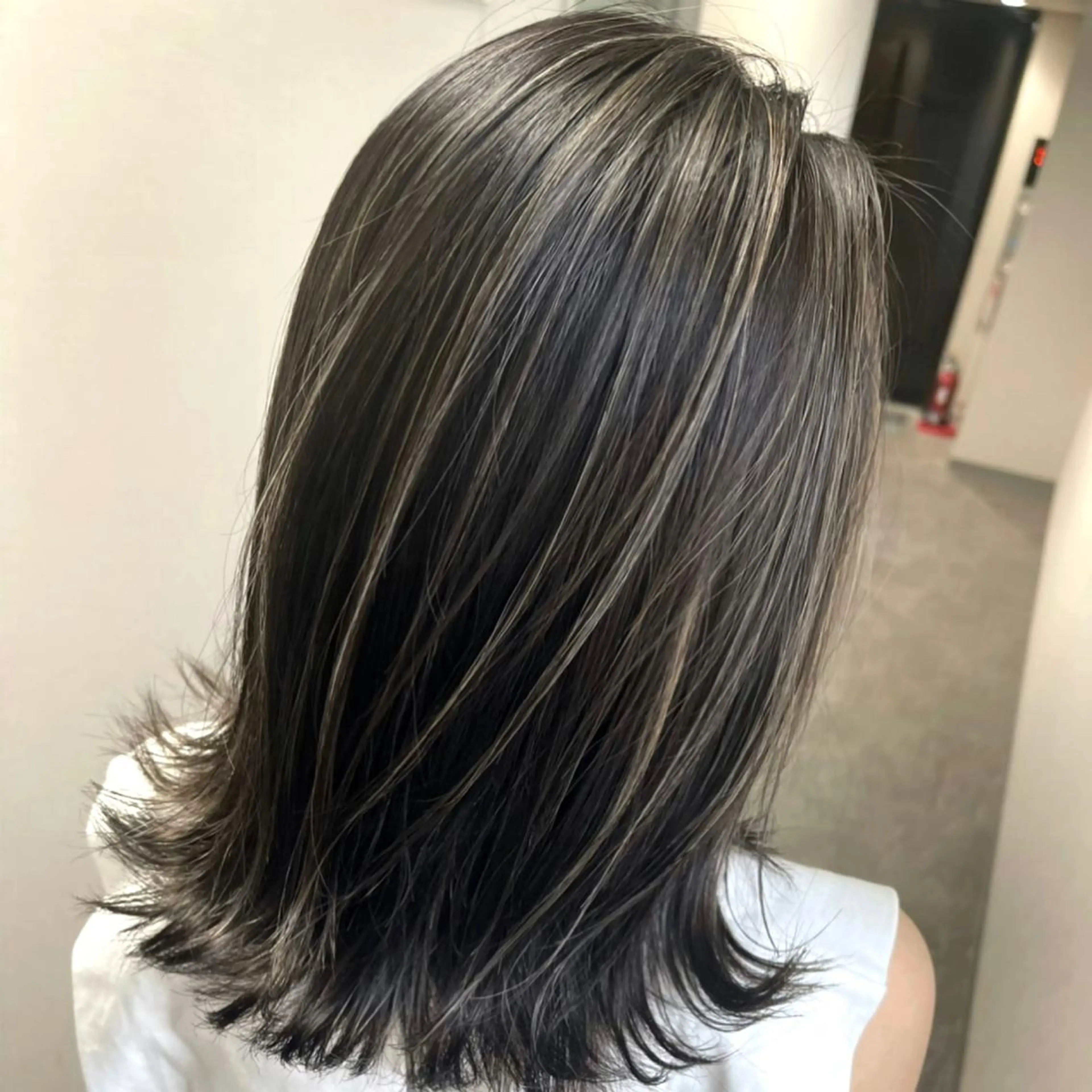 ミディアム カラー ハイライトカラー ハイライト ヘアカラー 松井那津子 /ハイライトブリーチのヘアスタイル