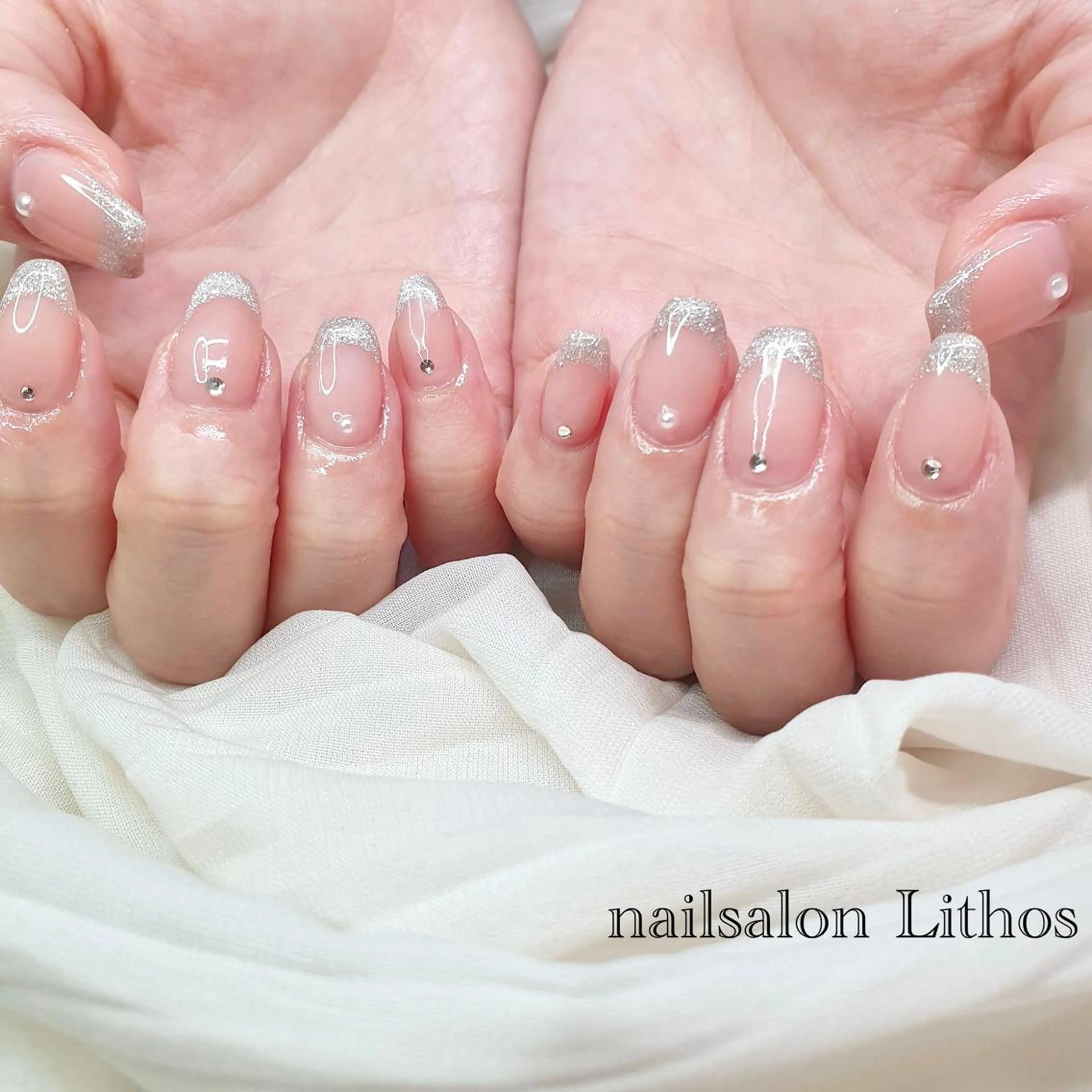 ネイル ラメ(グリッター) ハンドネイル nailsalon Lithos所属・nailsalon Recontreのネイルデザイン