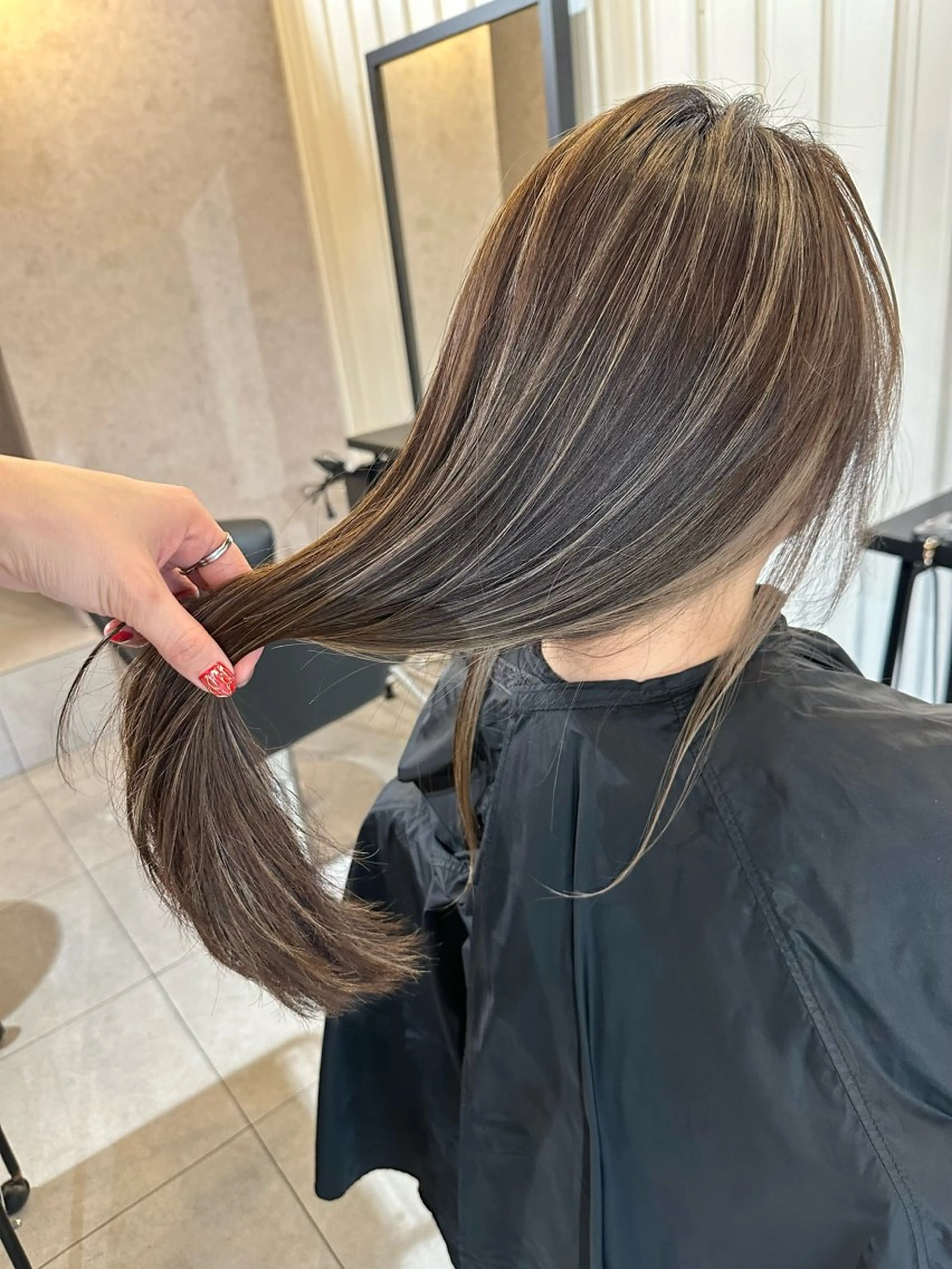 ロング カラー ハイライトカラー ハイライト ヘアカラー 森本 笑のヘアスタイル