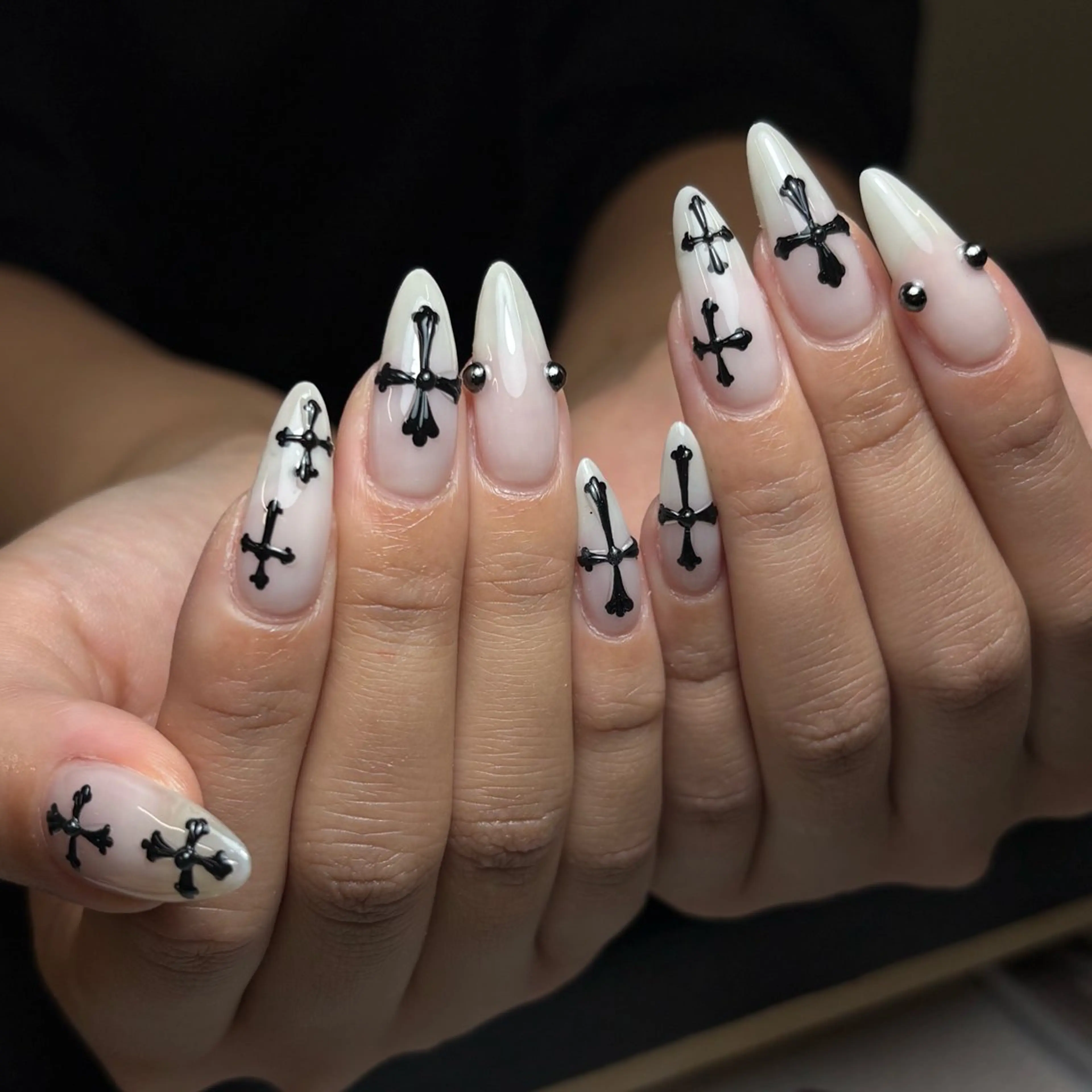 ネイル 韓国ネイル ロングネイル メンズネイル シルバー シンプルネイル ハンドネイル モンナ CCのネイルデザイン