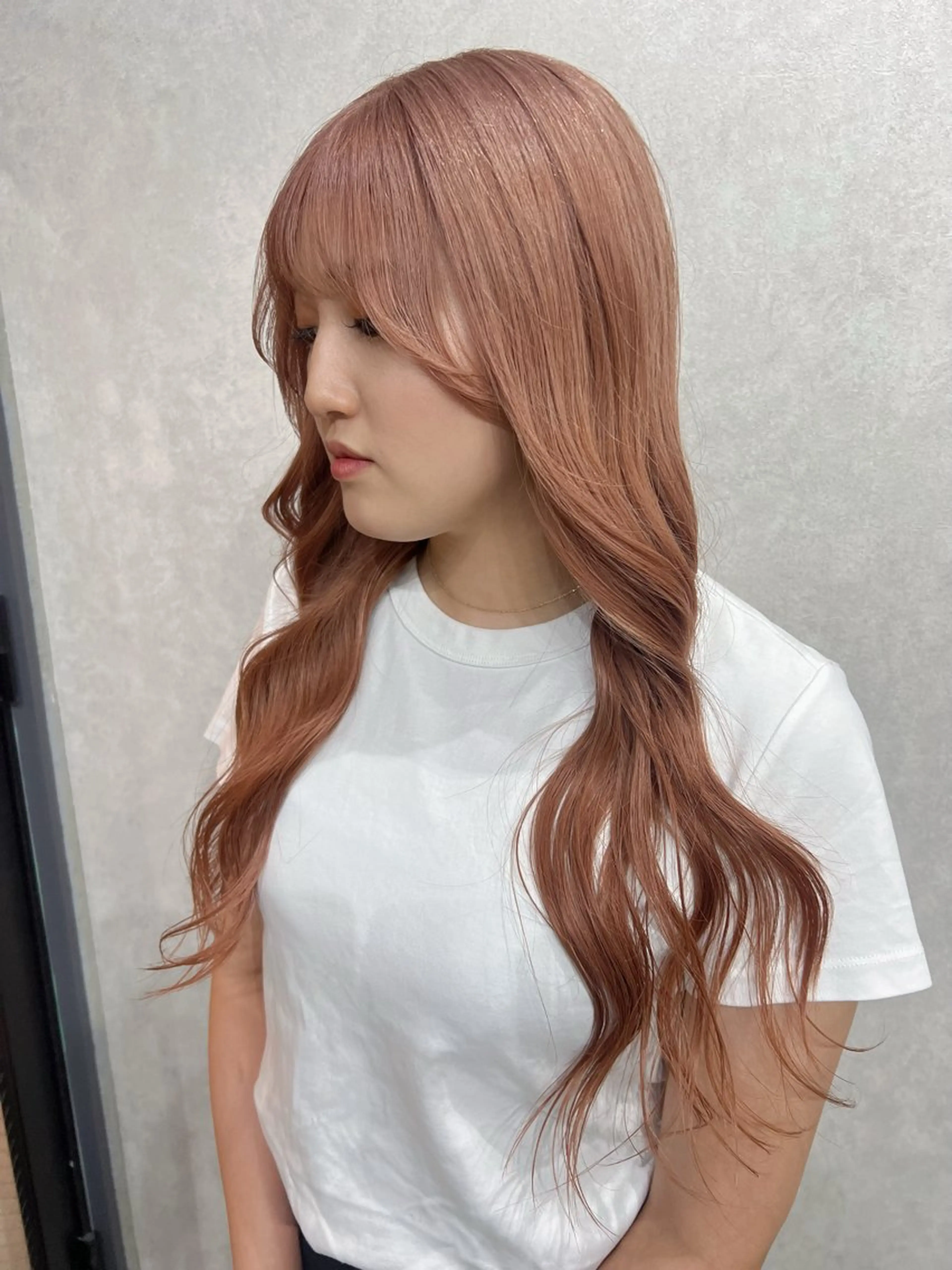 ロング ボブ 顔周りカット ヘアカラー ユ イのヘアスタイル