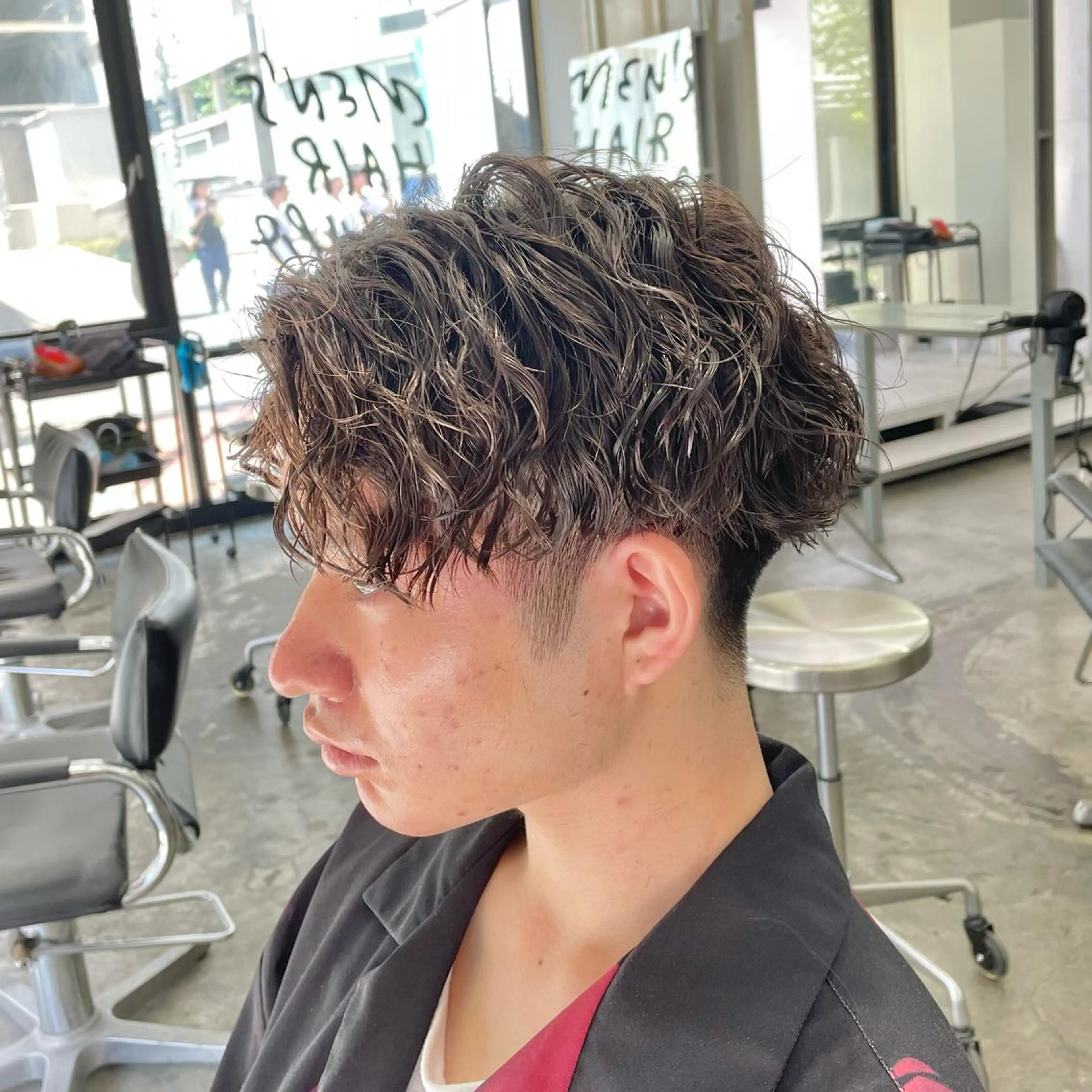 ショート パーマ メンズ センターパート カット パーマ メンズ特化美容師/ 藤戸 椋のヘアスタイル
