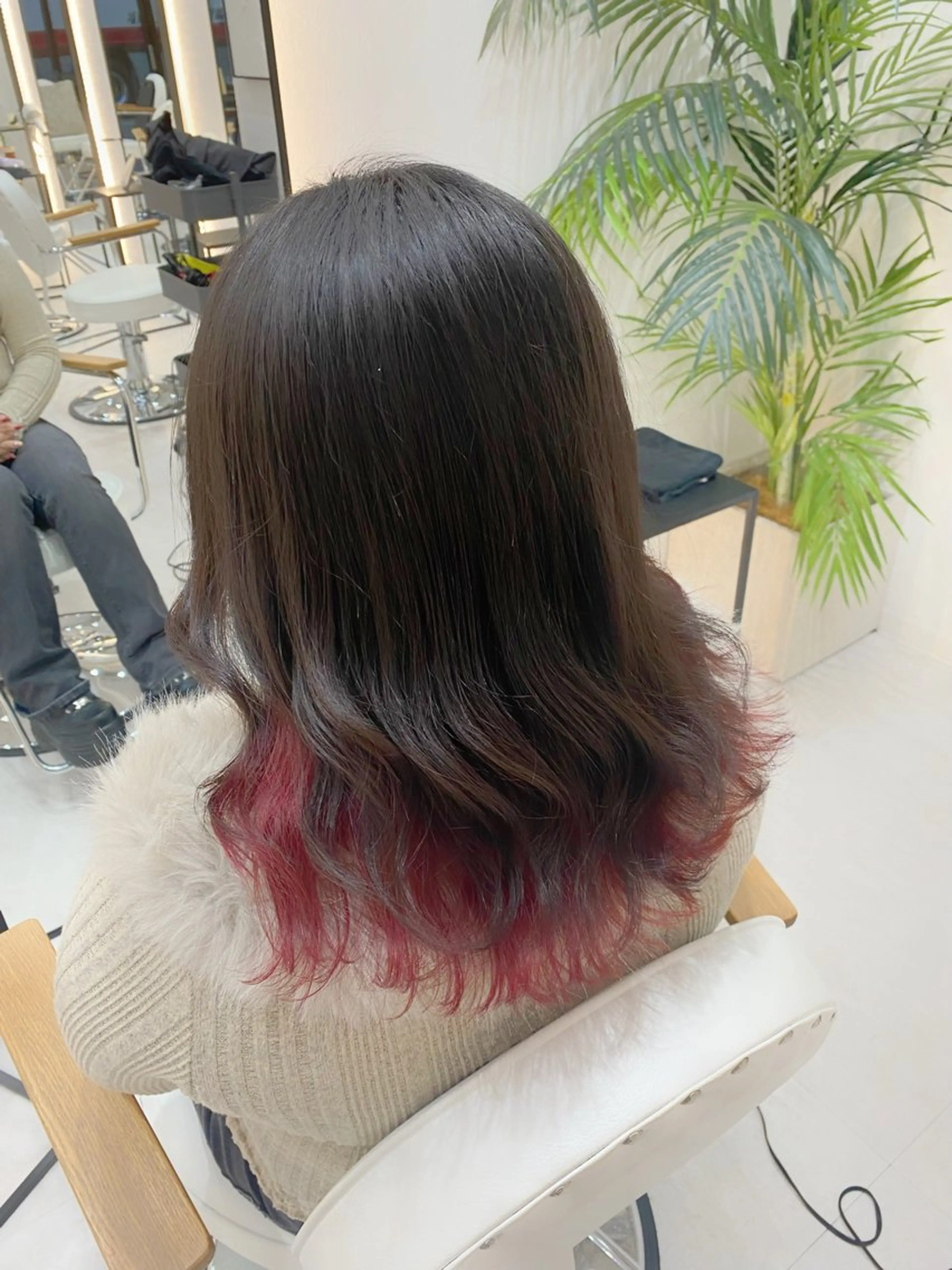 ミディアム ヘアカラー トリートメント 艶髪・透明感カラー・ 韓国ヘア・Yuriのヘアスタイル