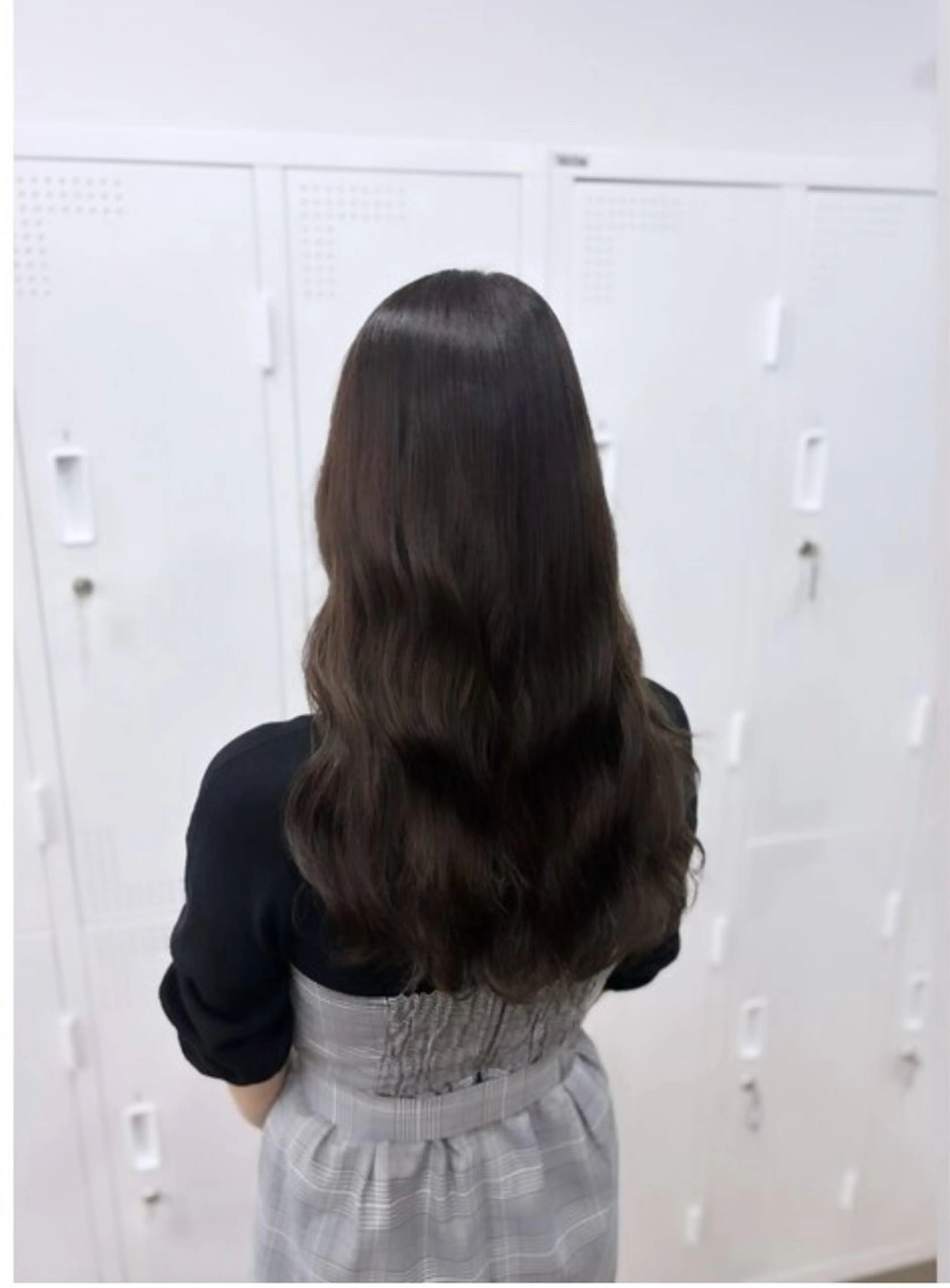 ロング カット パーマ シオン/艶髪/ グレージュカラーのヘアスタイル