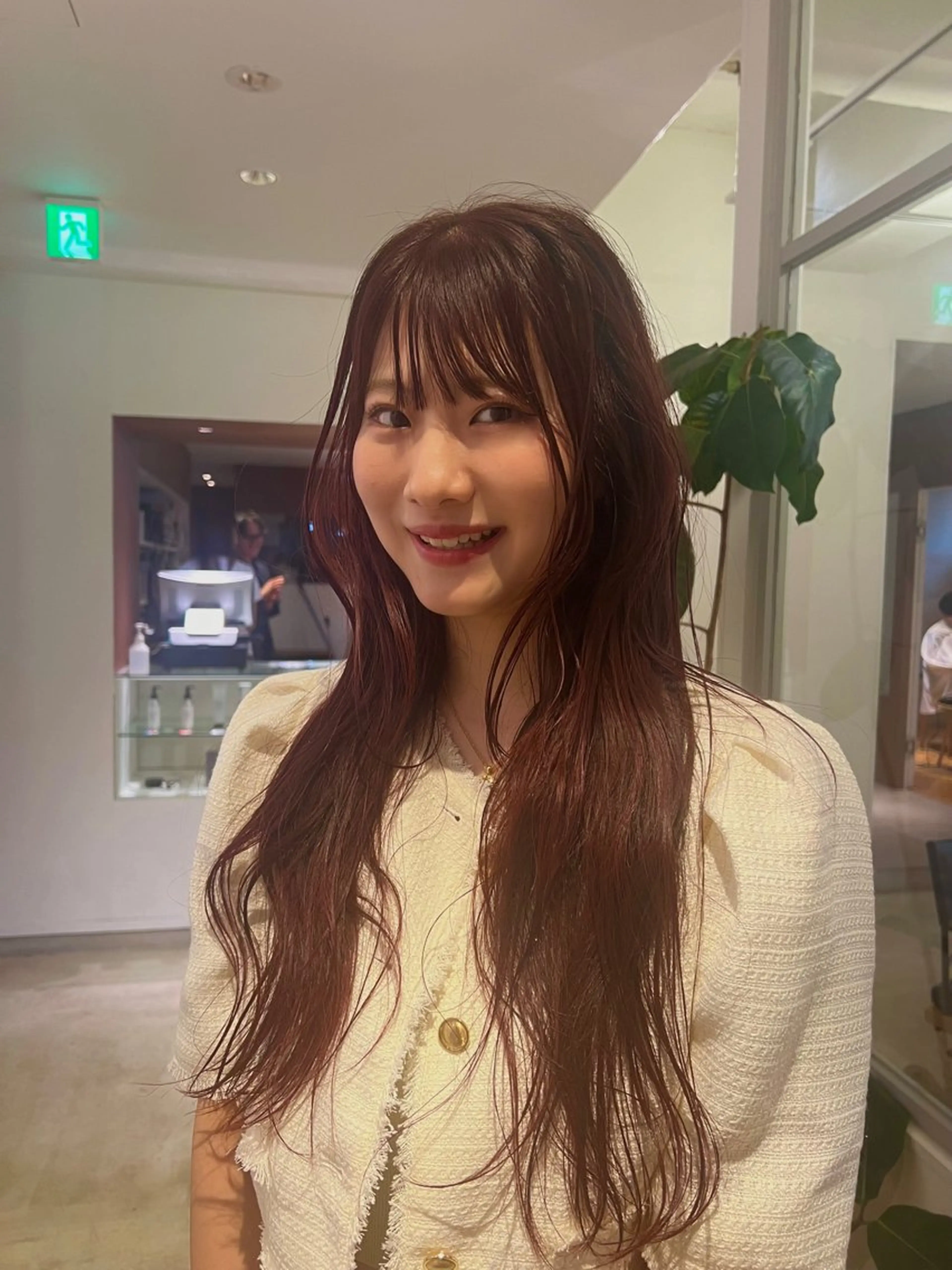 ロング カラー 南部 綾音のヘアスタイル