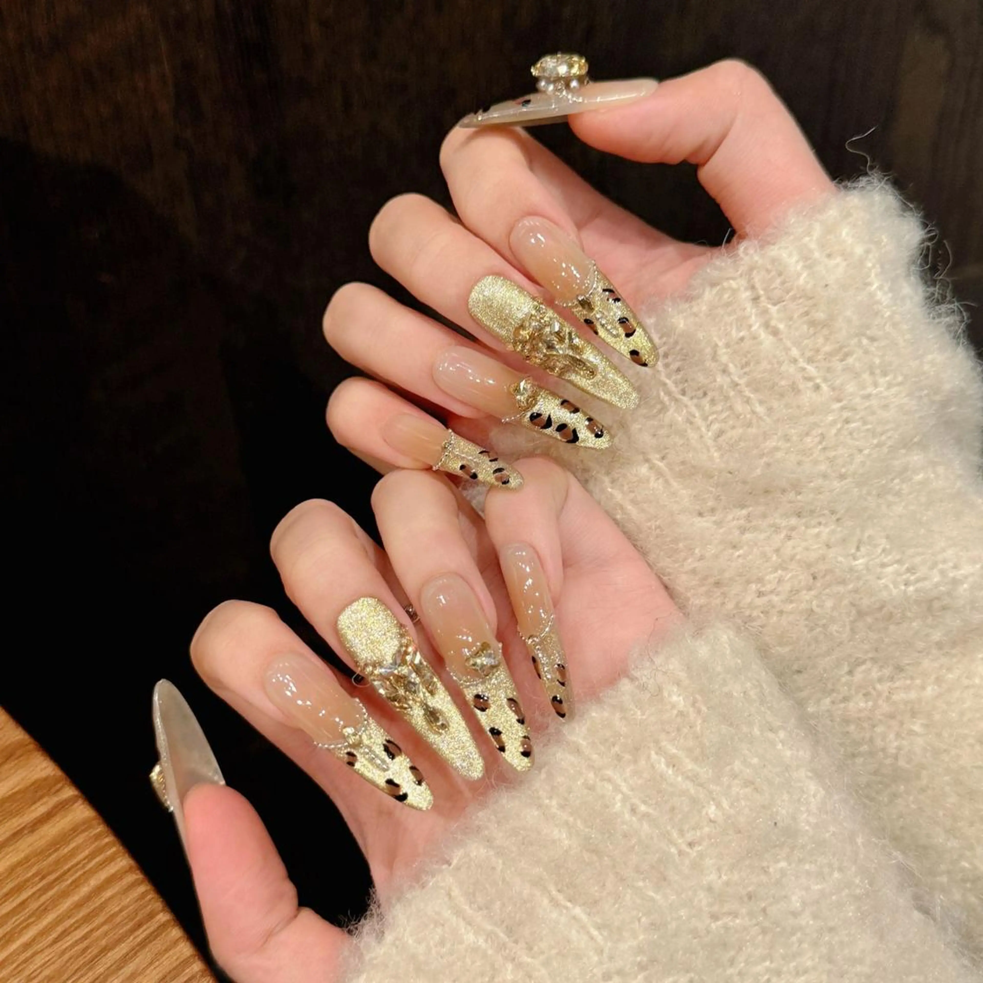 ネイル 長さ出し ジェルネイル スカルプネイル ネイルチップ ナユキNA.YUKI 渋谷店のネイルデザイン