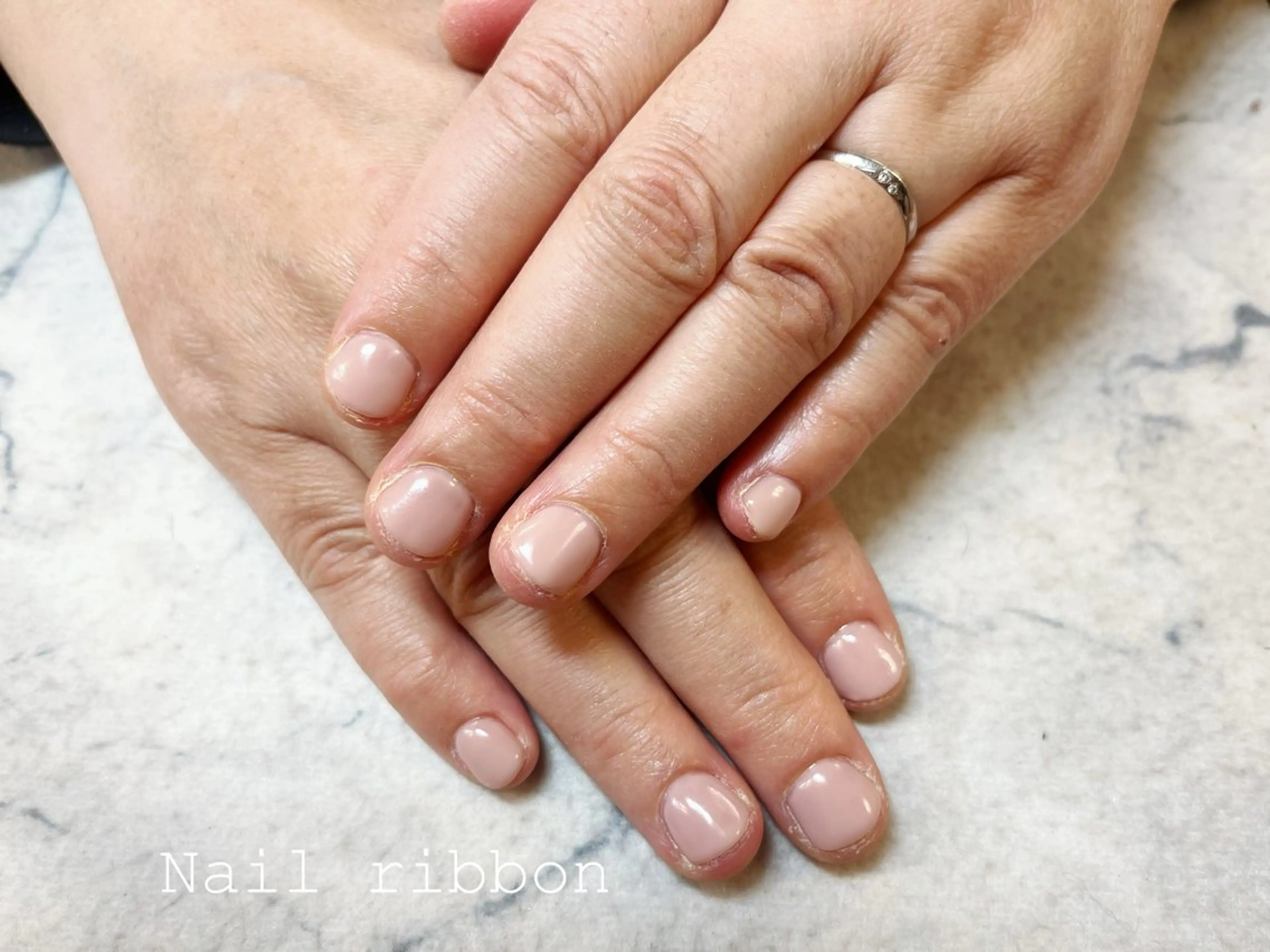 ネイル ワンカラーネイル ピンク ピンクベージュ ネイルリボン 笠井のネイルデザイン