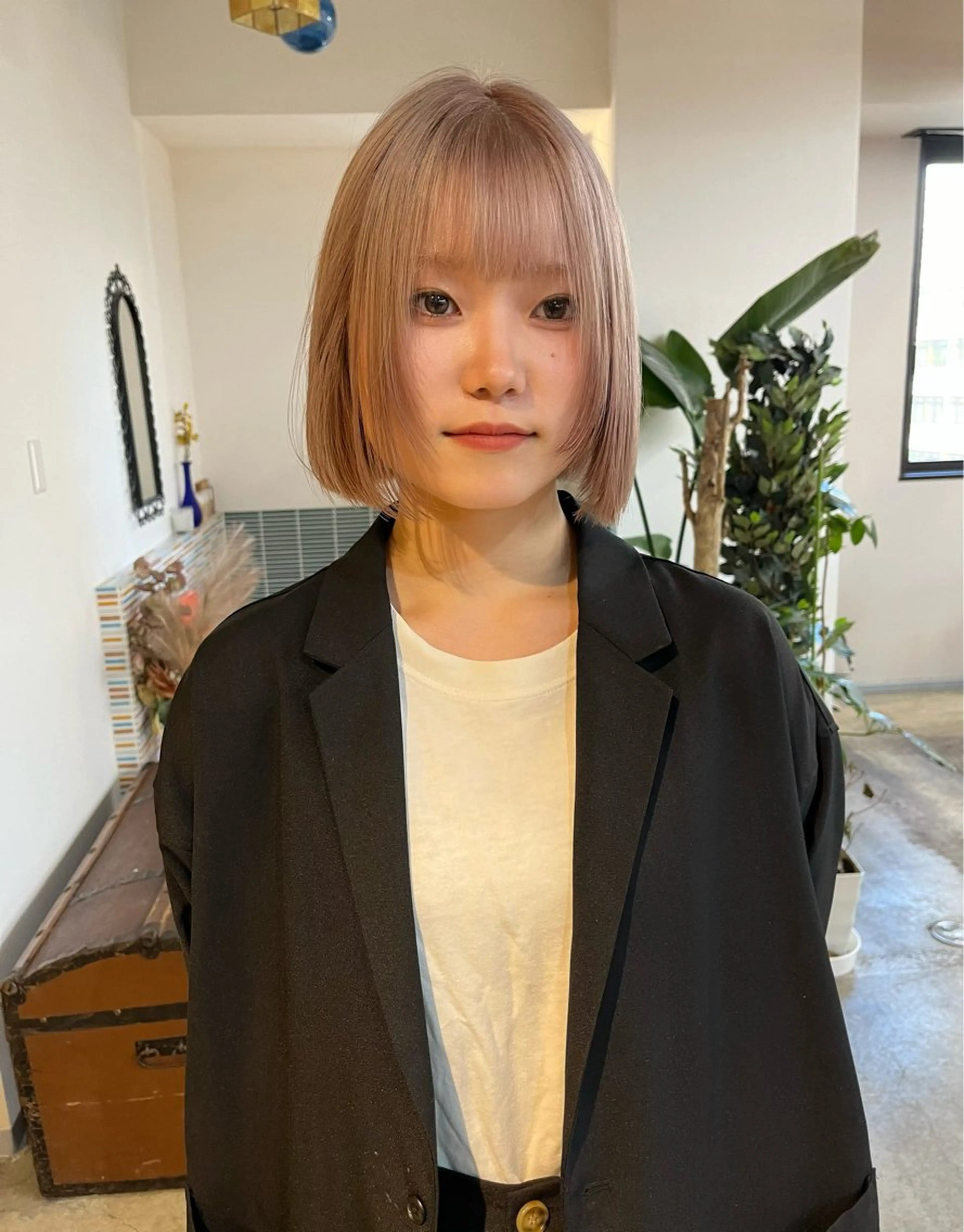 ミディアム カラー ベージュカラー ブリーチ ミルクティーベージュ ヘアカラー トリートメント 🩷ハイトーン透明感 レイヤー🩷ユリカのヘアスタイル