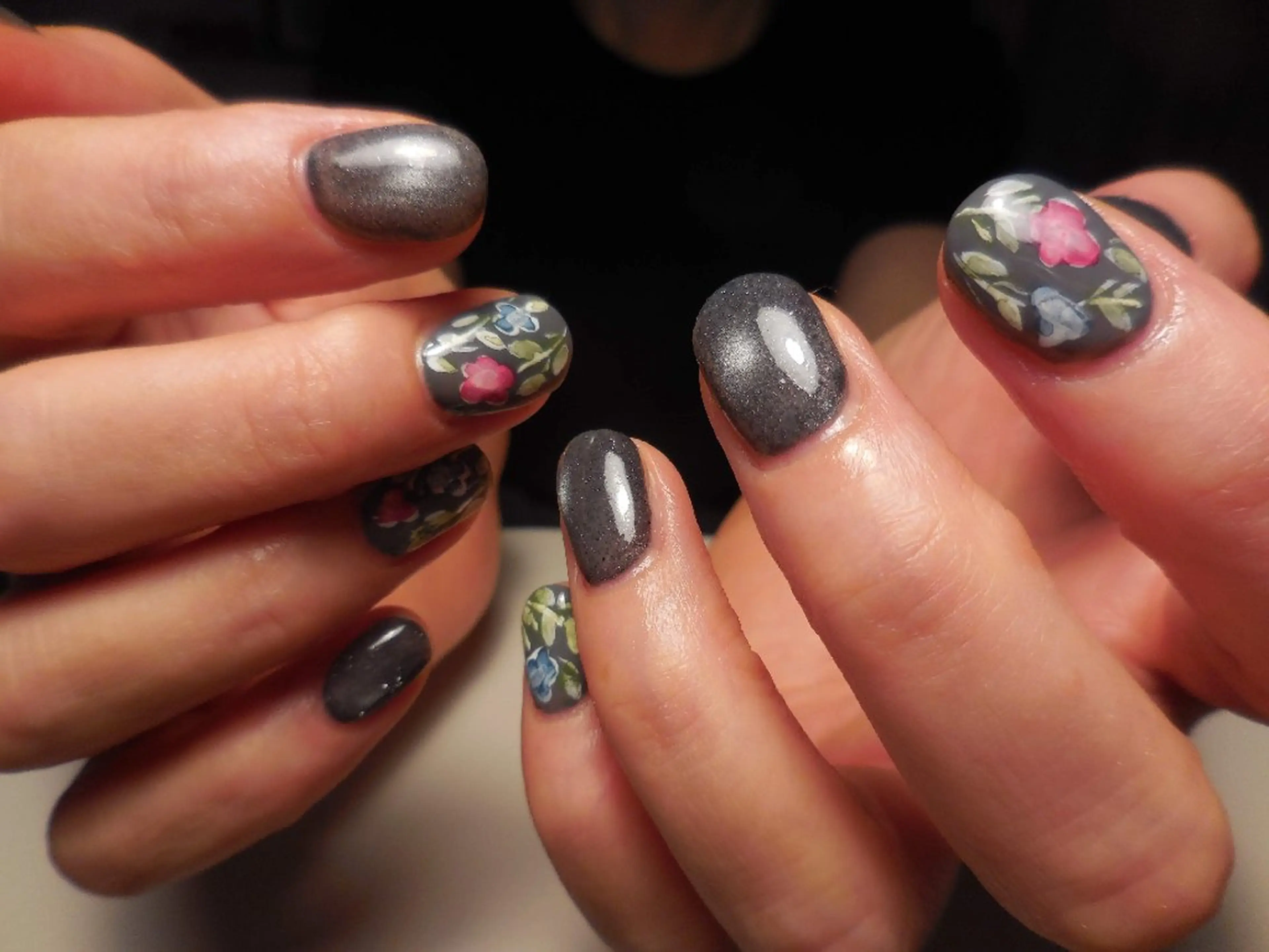 ネイル ハンドネイル フットネイル ihana/ makoのネイルデザイン