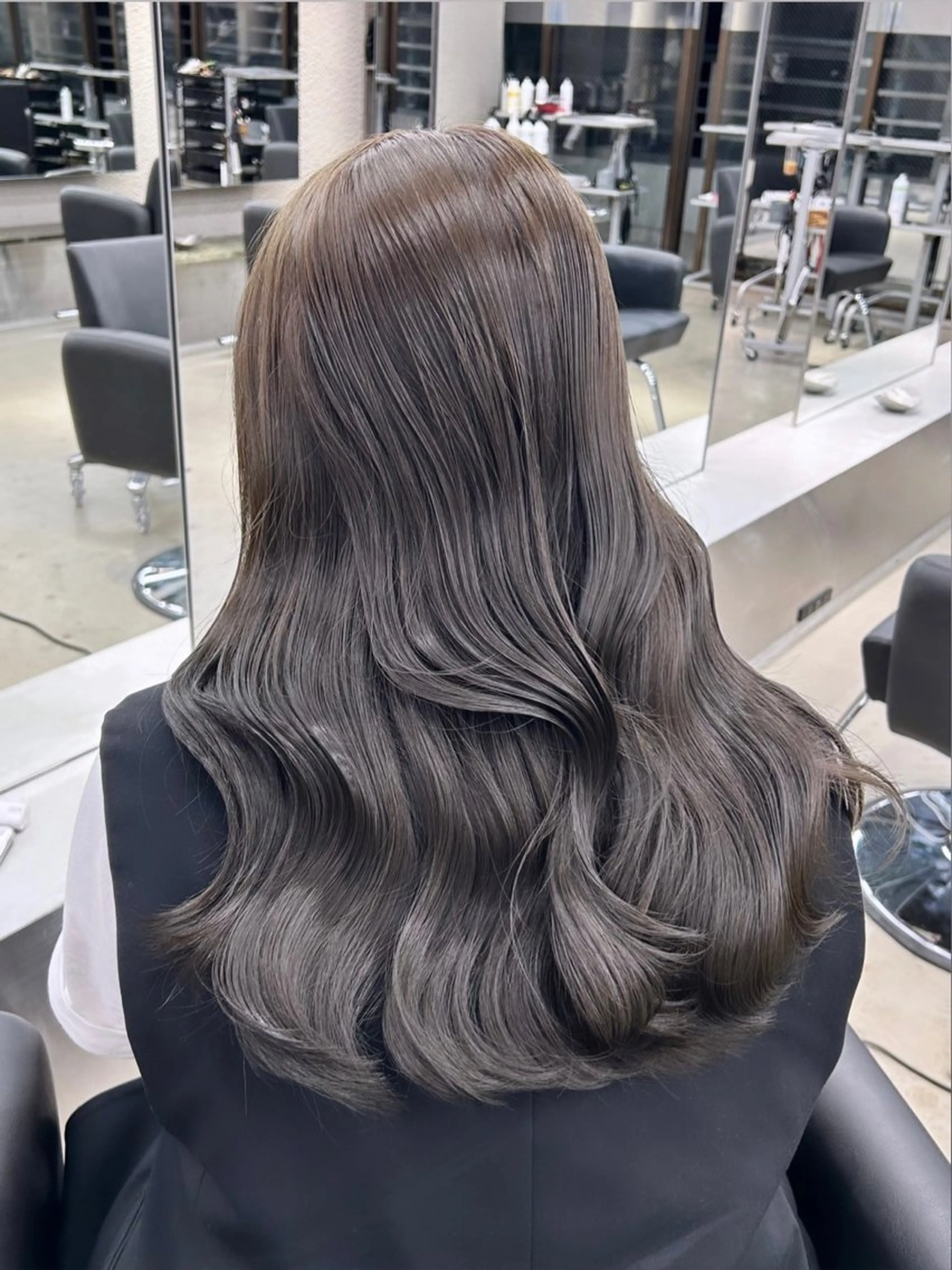 ロング カラー ケアカラー ヘアカラー トリートメント 名古屋栄♡PELE 上品な透明感ベージュのヘアスタイル