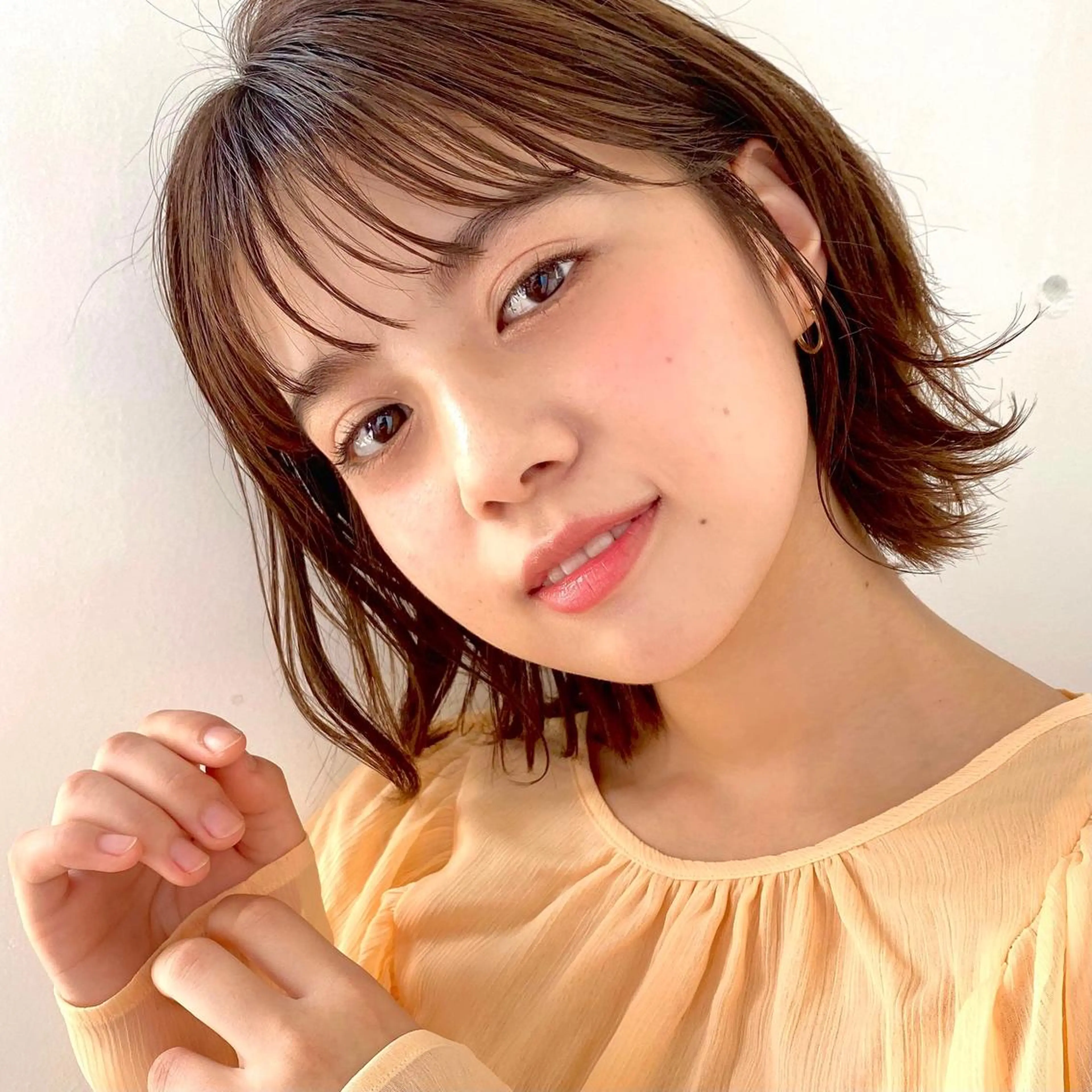 ミディアム カラー ベージュカラー ボブ カット ヘアカラー トリートメント chama レイヤーカットのヘアスタイル