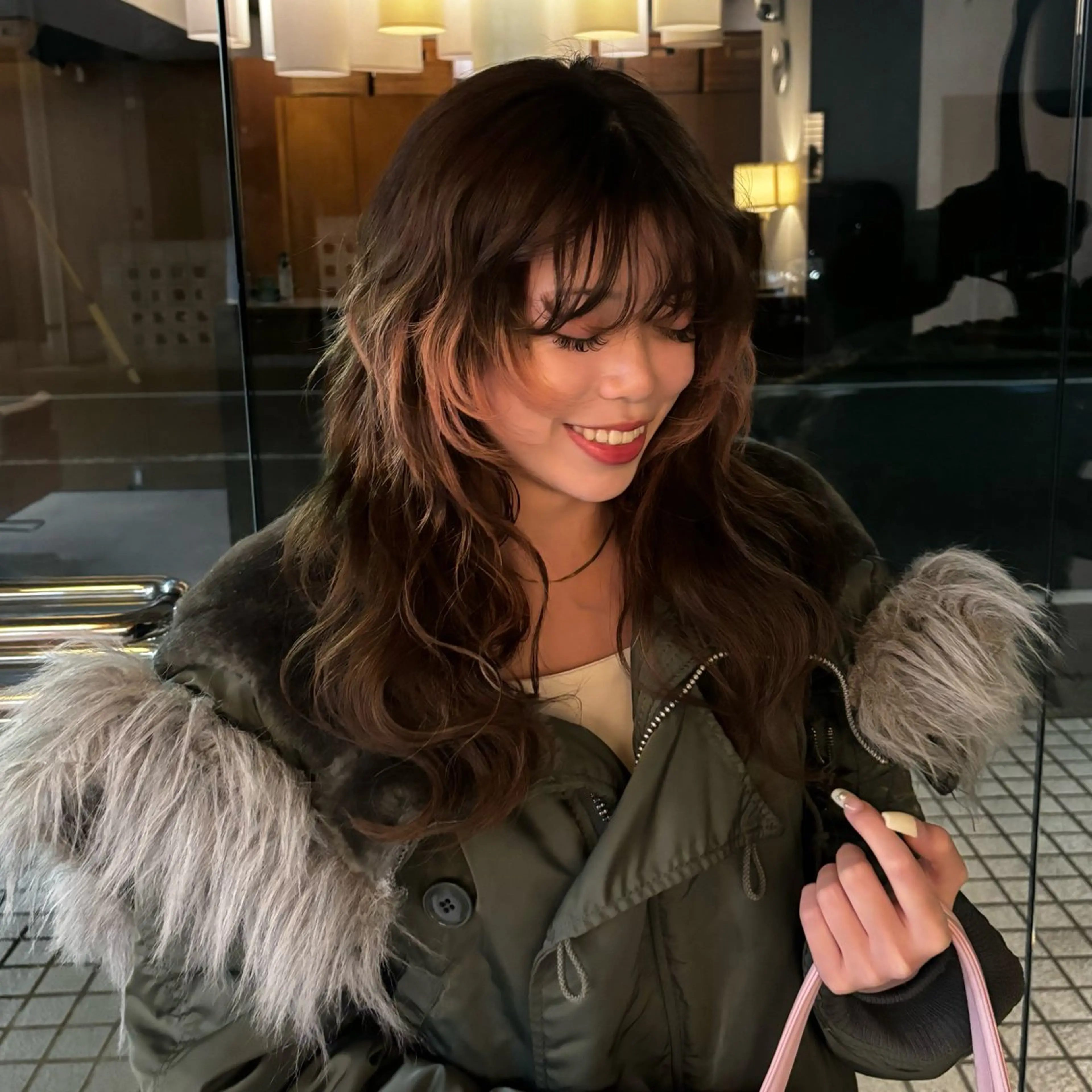 ロング カラー ブリーチ ピンクカラー 顔周りカット ヘアカラー トリートメント HANA所属・林 小桃のヘアスタイル