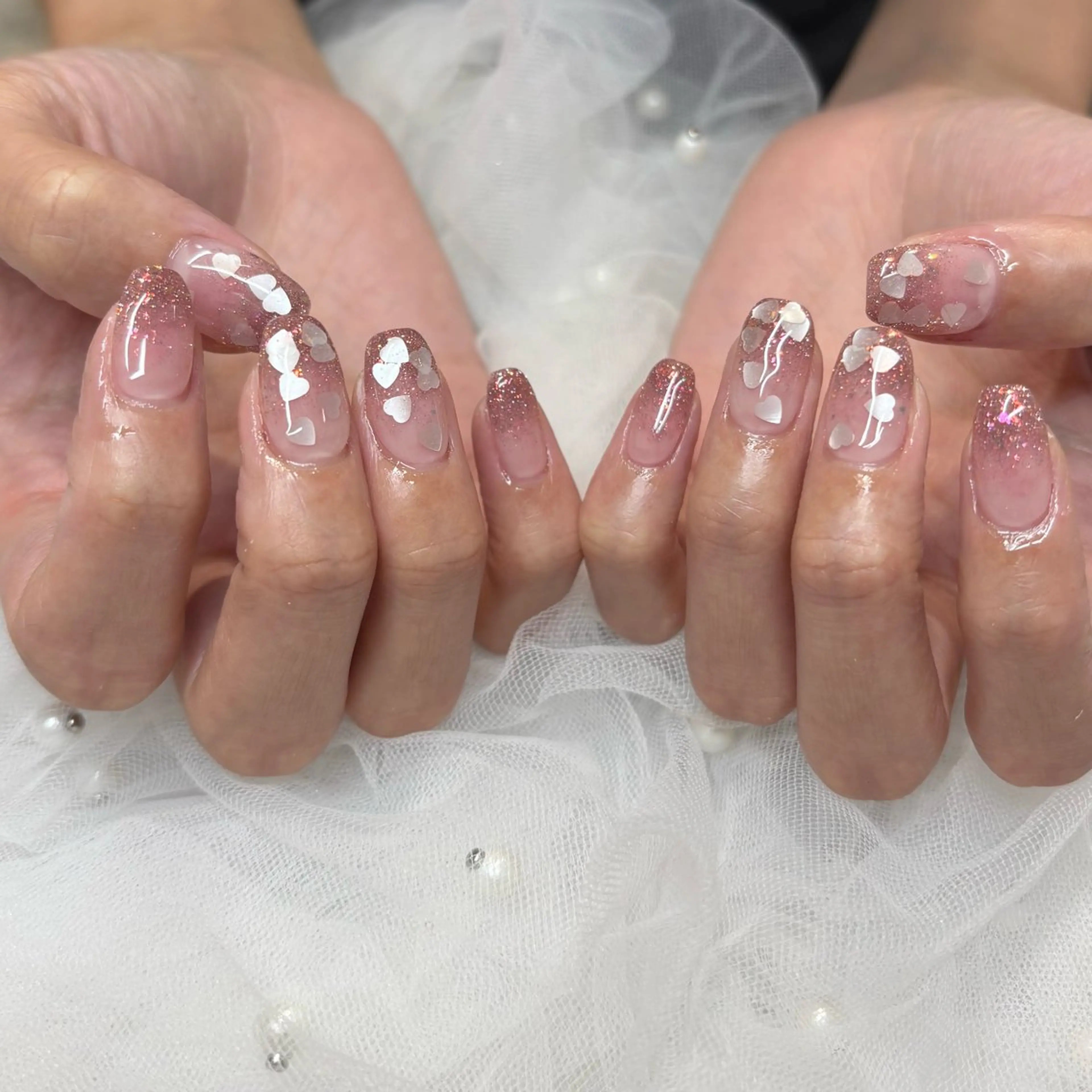 ネイル フラッシュネイル ハート ラメ(グリッター) ラメグラデーション ピンク ハンドネイル 荒巻 めいのネイルデザイン