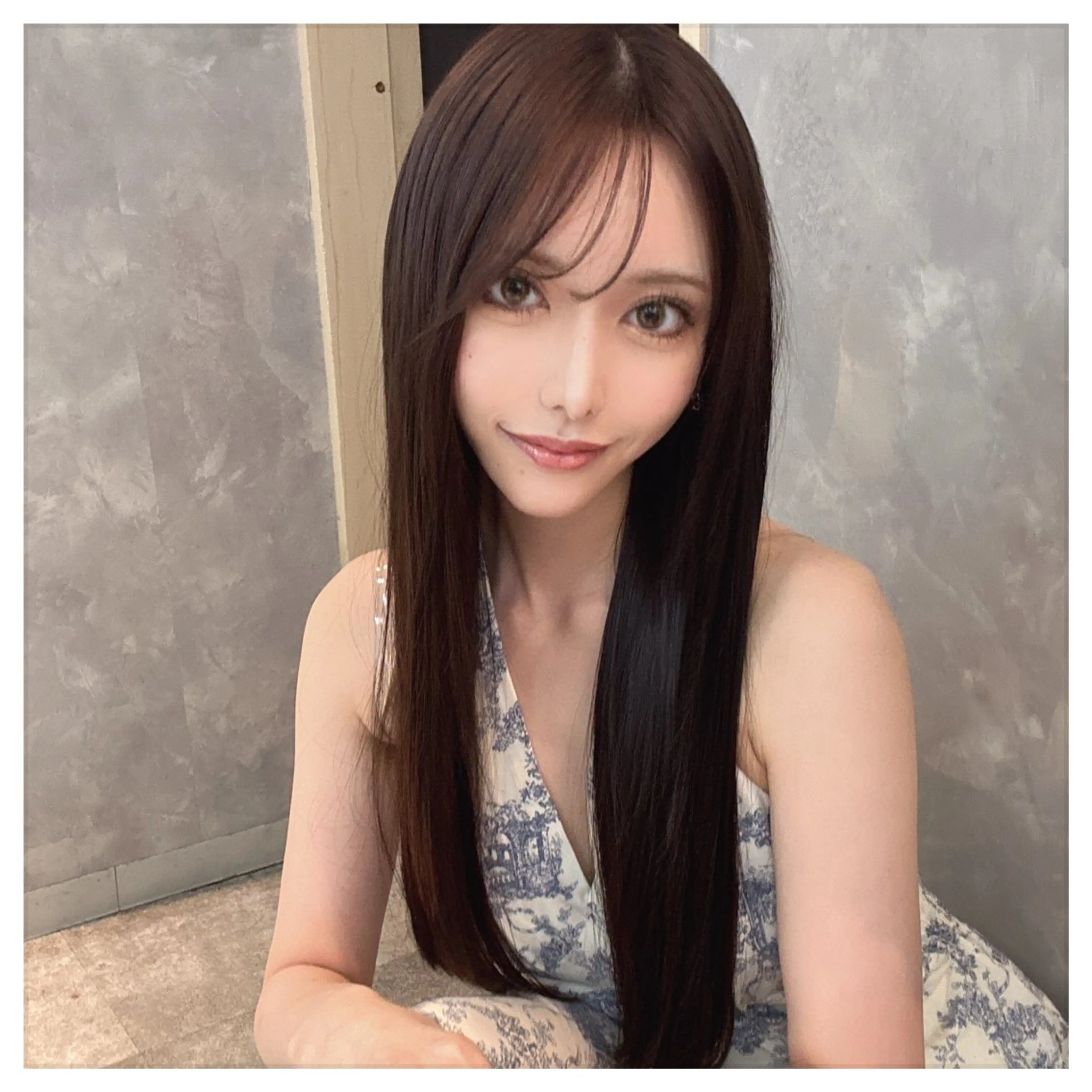 ロング カラー 髪質改善 縮毛矯正 カット 縮毛矯正 トリートメント ショート・ハイトーン ズーキーのヘアスタイル
