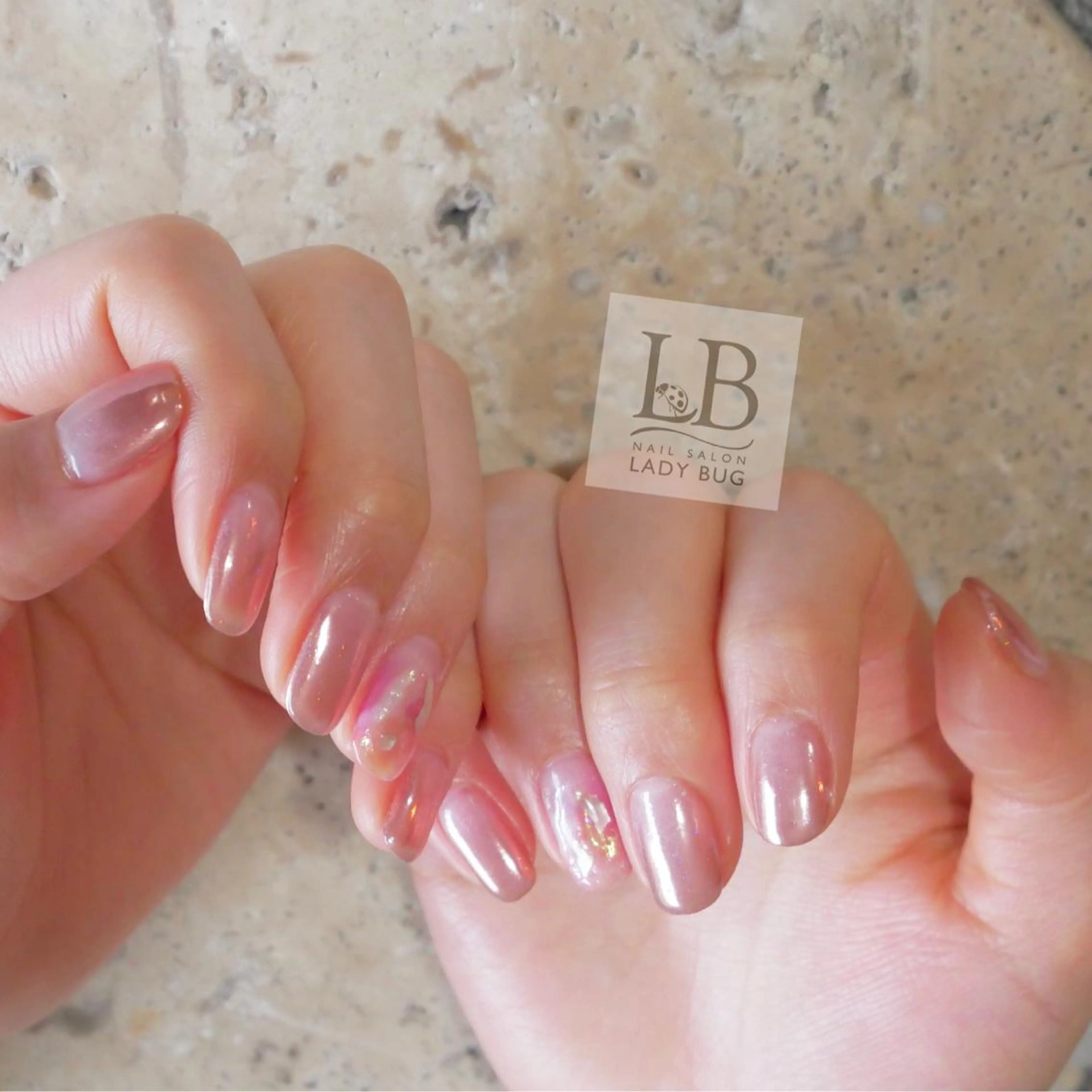 ネイル グラデーション ミラーネイル ニュアンスネイル オフィスネイル ピンク ハンドネイル me.hair＆nail所属・me.nail narumiのネイルデザイン