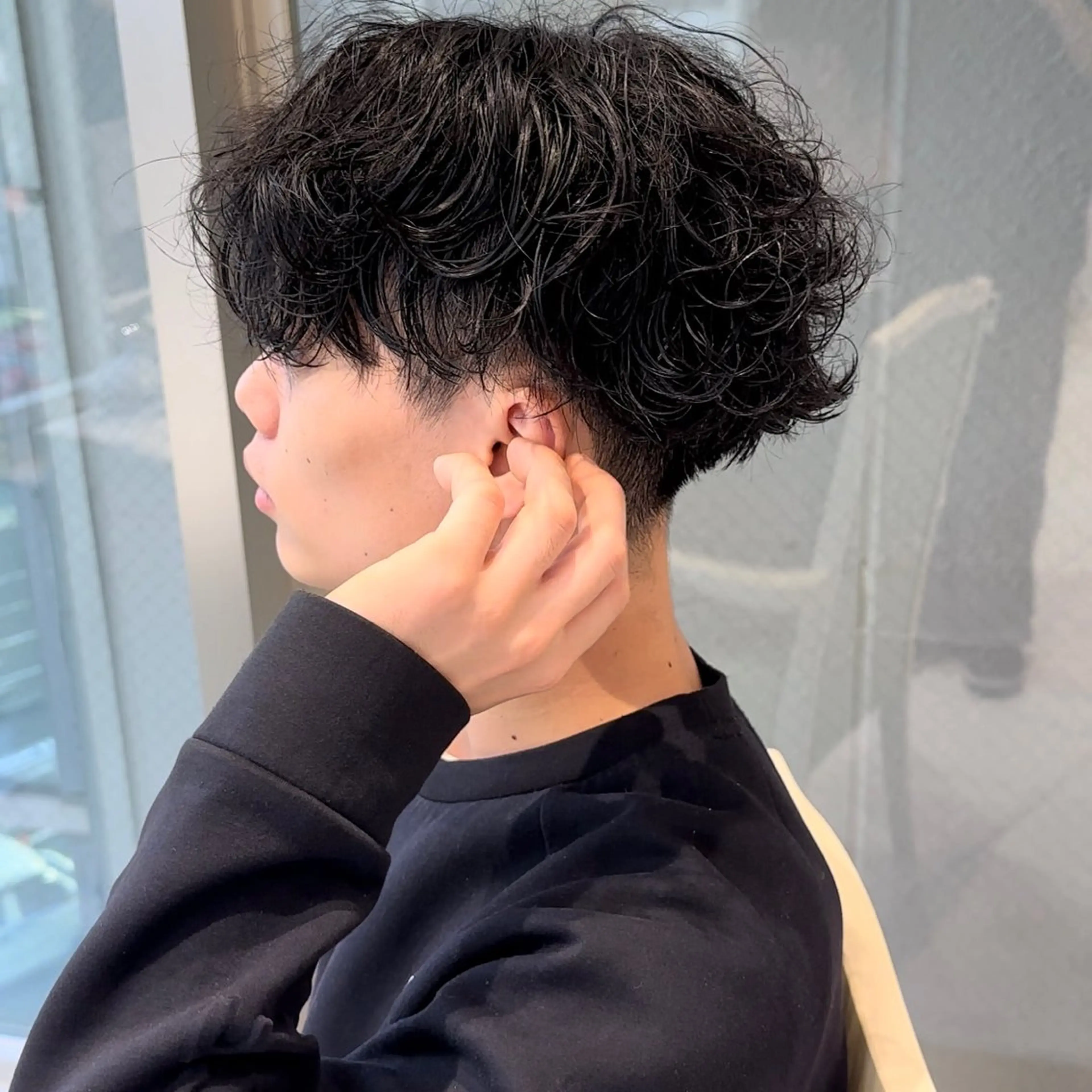 パーマ メンズ メンズパーマ 波巻きパーマ カット パーマ 岡田 遥希のヘアスタイル