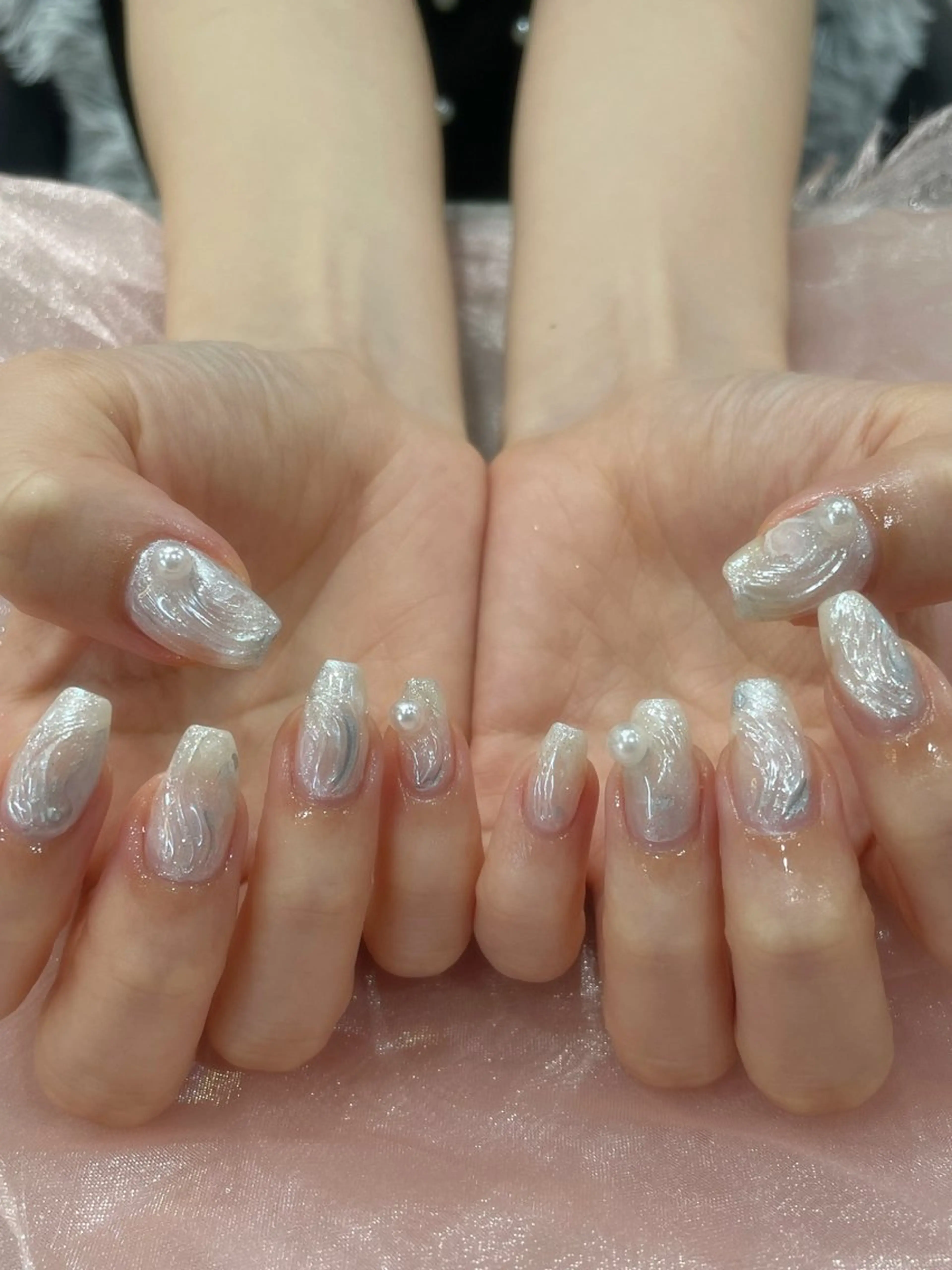 ネイル アートネイル ニュアンスネイル ホワイト 🌐mifumi🌐 Rommy 京橋のネイルデザイン