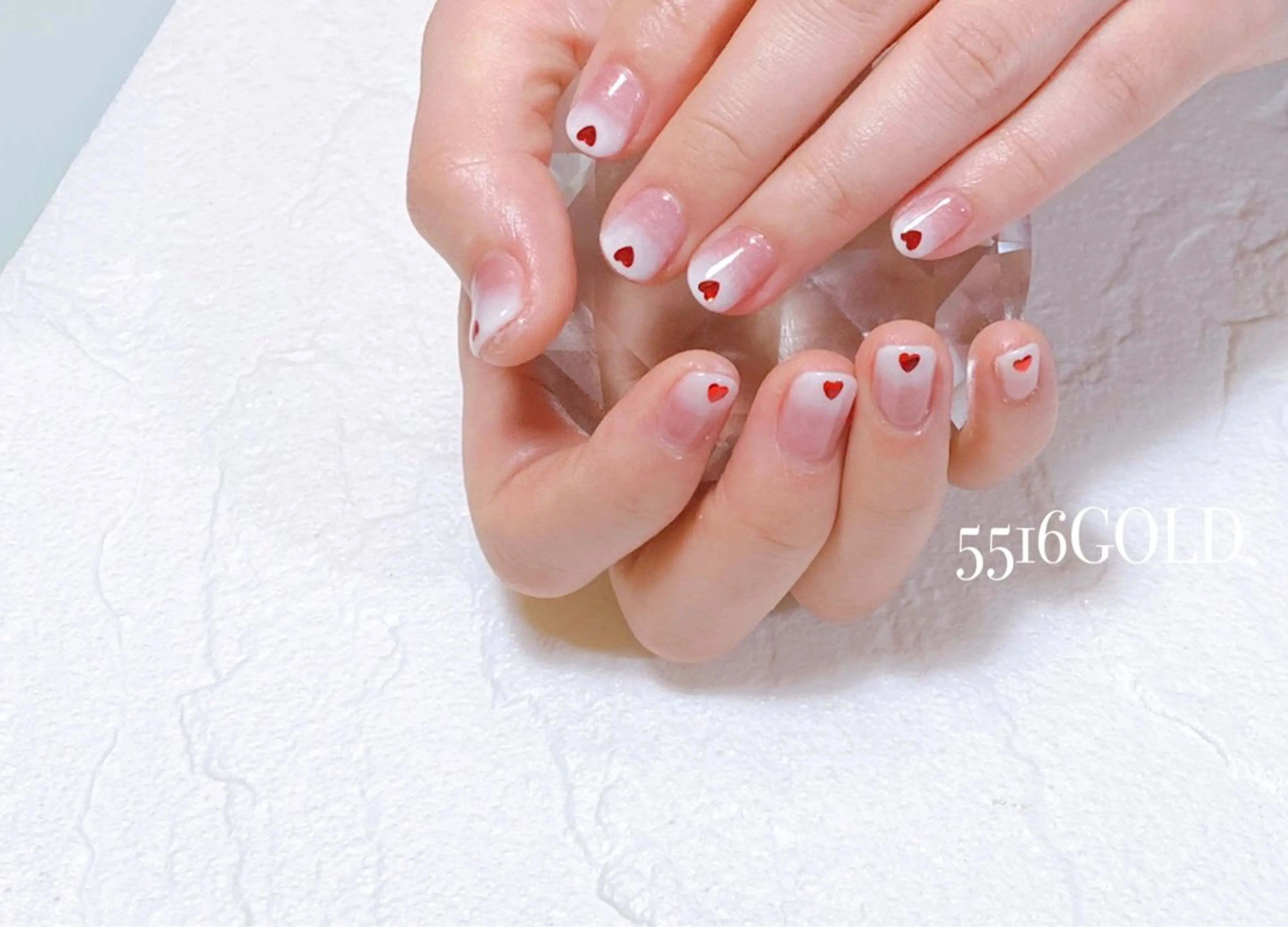ネイル グラデーション ハート バレンタイン ホワイト 💎5516 MACHIKOのネイルデザイン