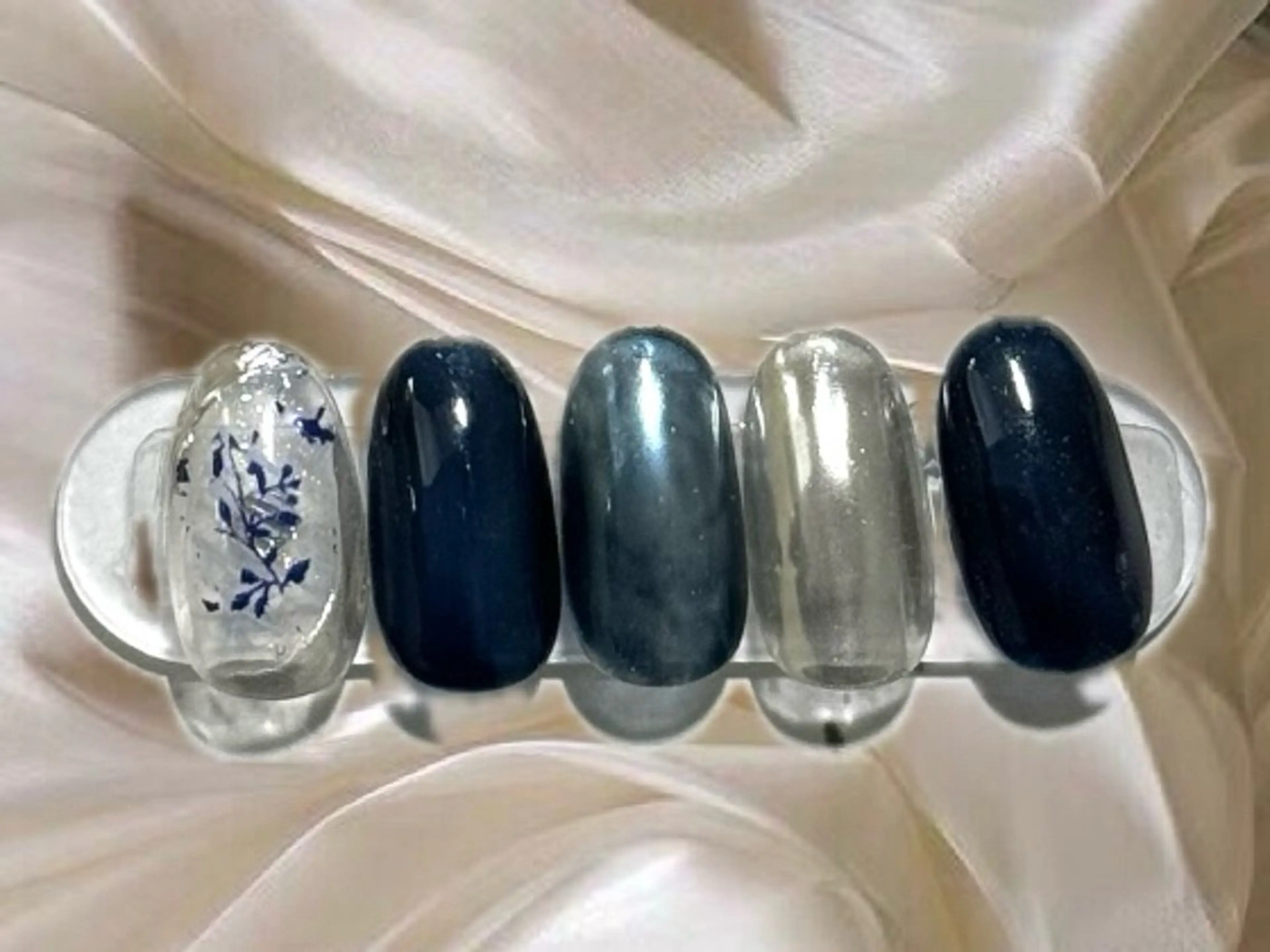 ネイル TOUTOU所属・TOUTOU. Yuriのネイルデザイン