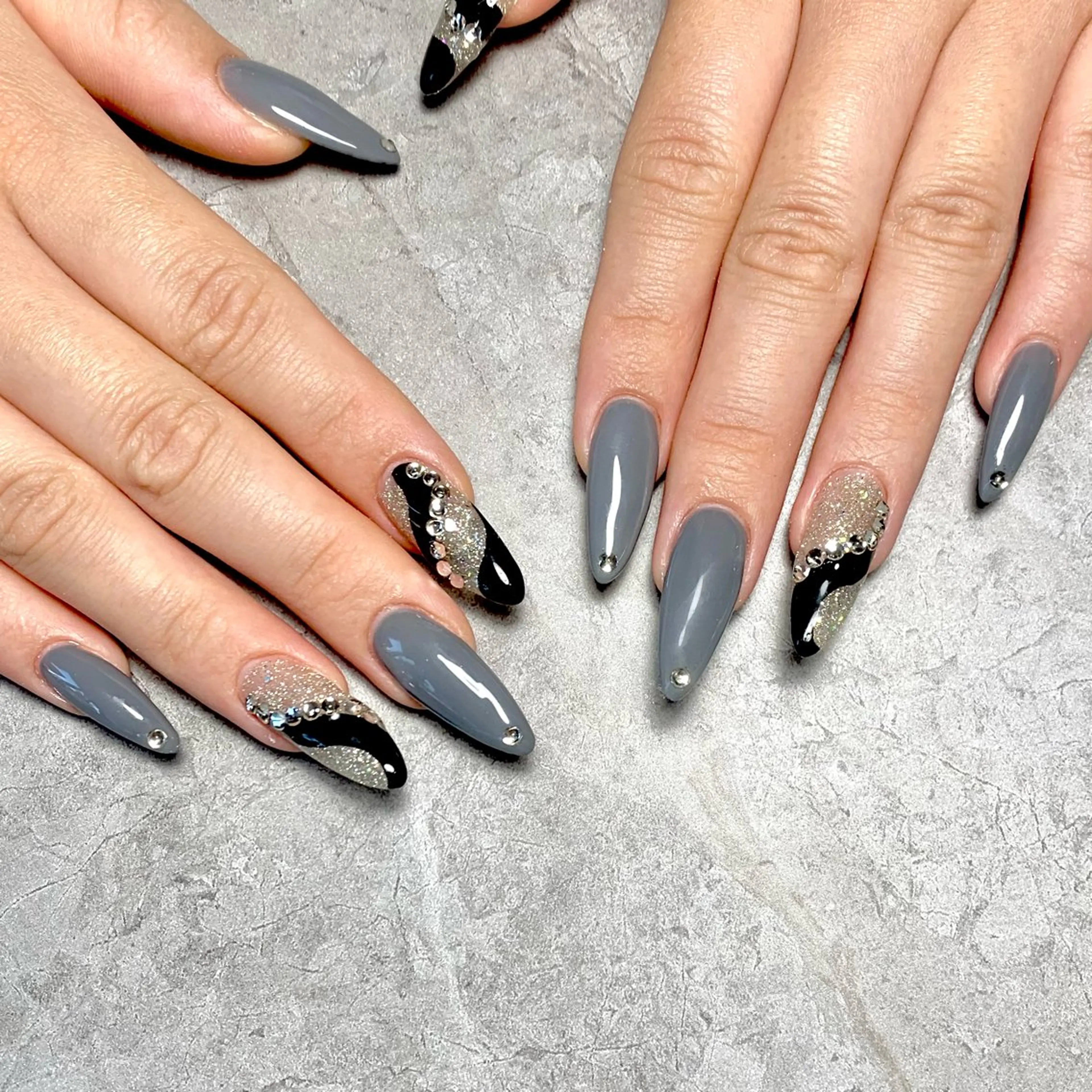 ネイル キラキラネイル 韓国ネイル シンプルネイル ワンホンネイル ハンドネイル Nail Salon Lillion【リリオン】所属・lillion karenのネイルデザイン