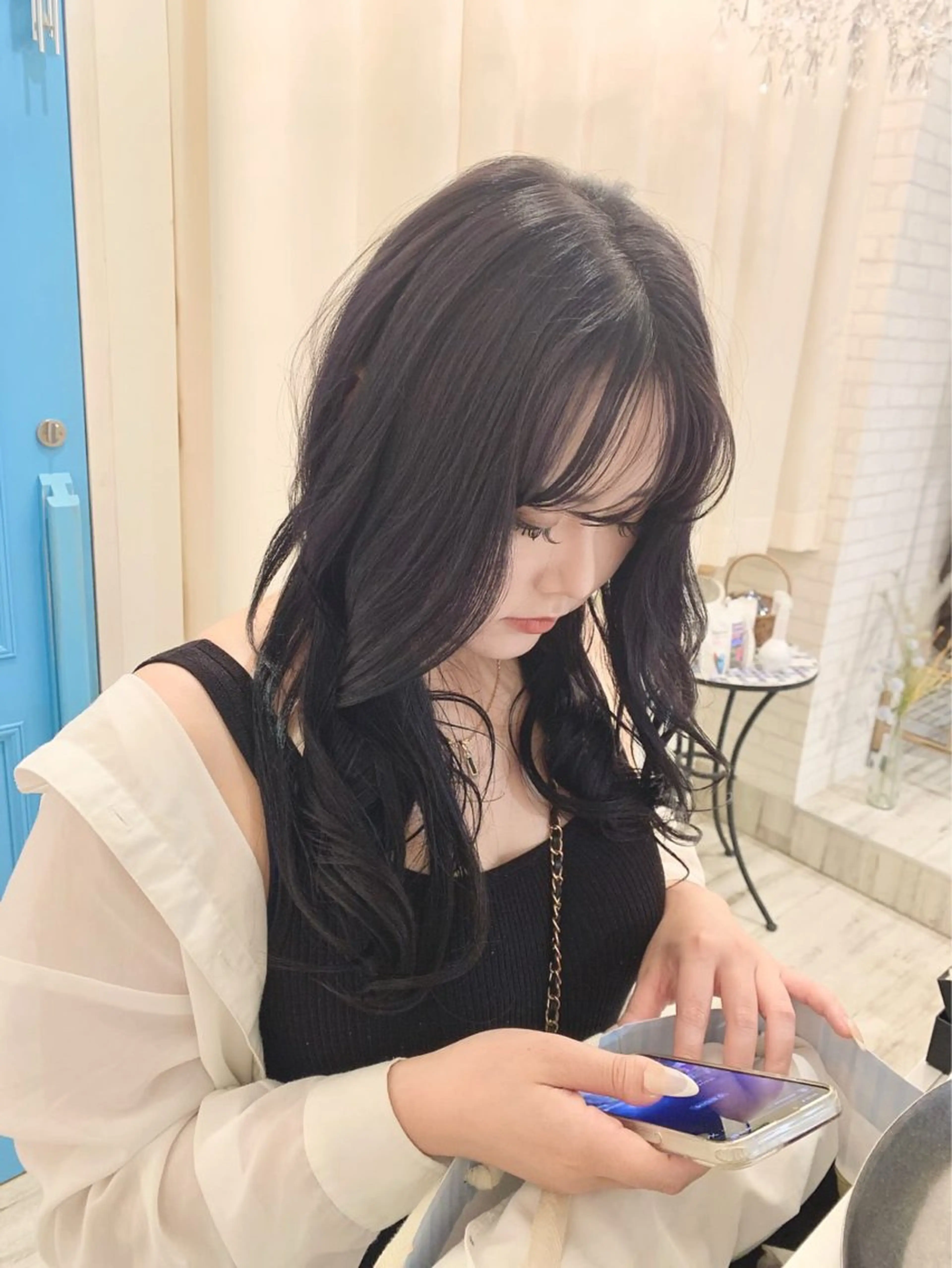 ロング カラー グレージュ ラベンダーカラー ラベンダーグレージュ ラベンダーグレー abilita HIRARIのヘアスタイル
