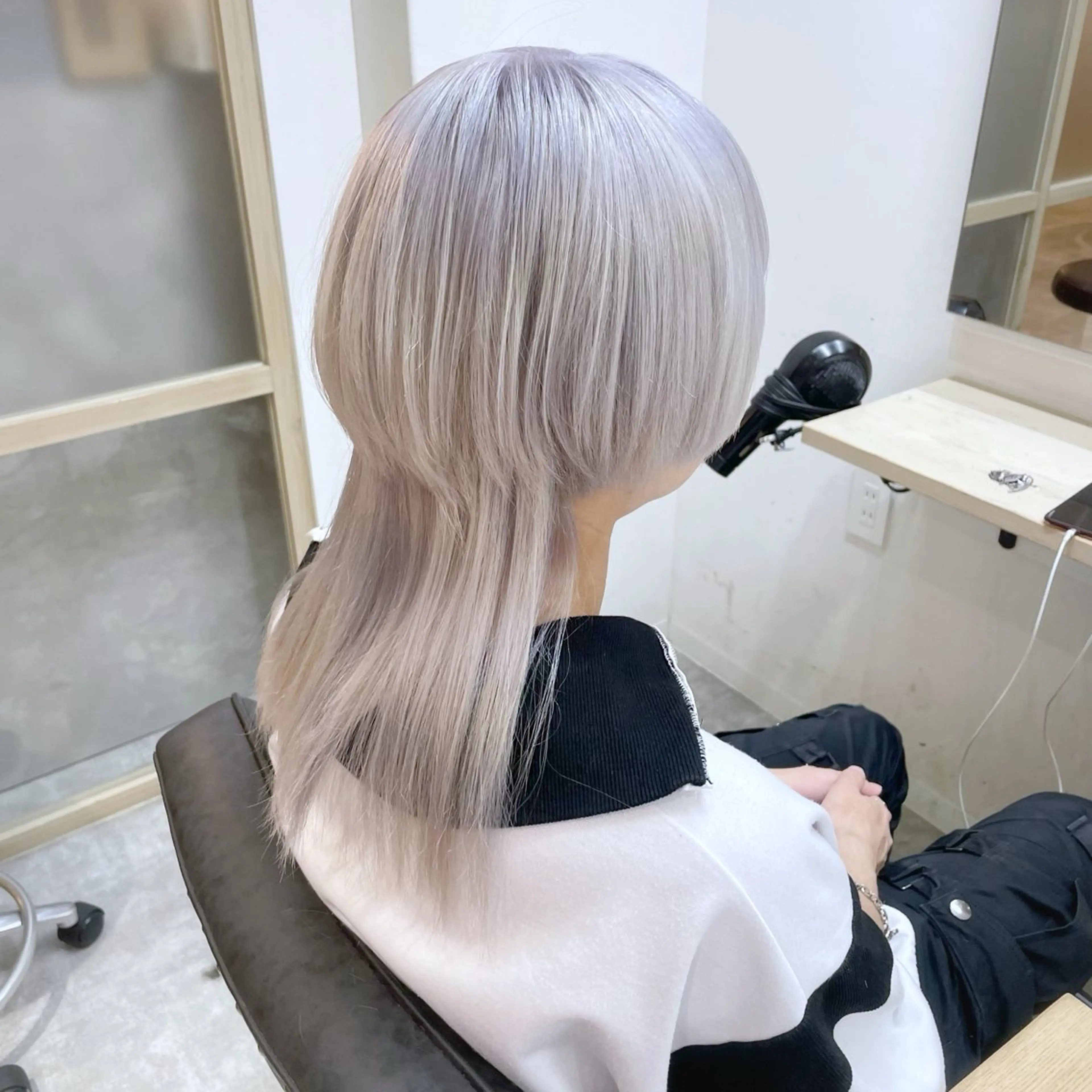 ミディアム カラー メンズ メンズウルフカット ウルフカット EMANON新宿南口所属・🦄中性ウルフ ☁️Shiori🦄のヘアスタイル