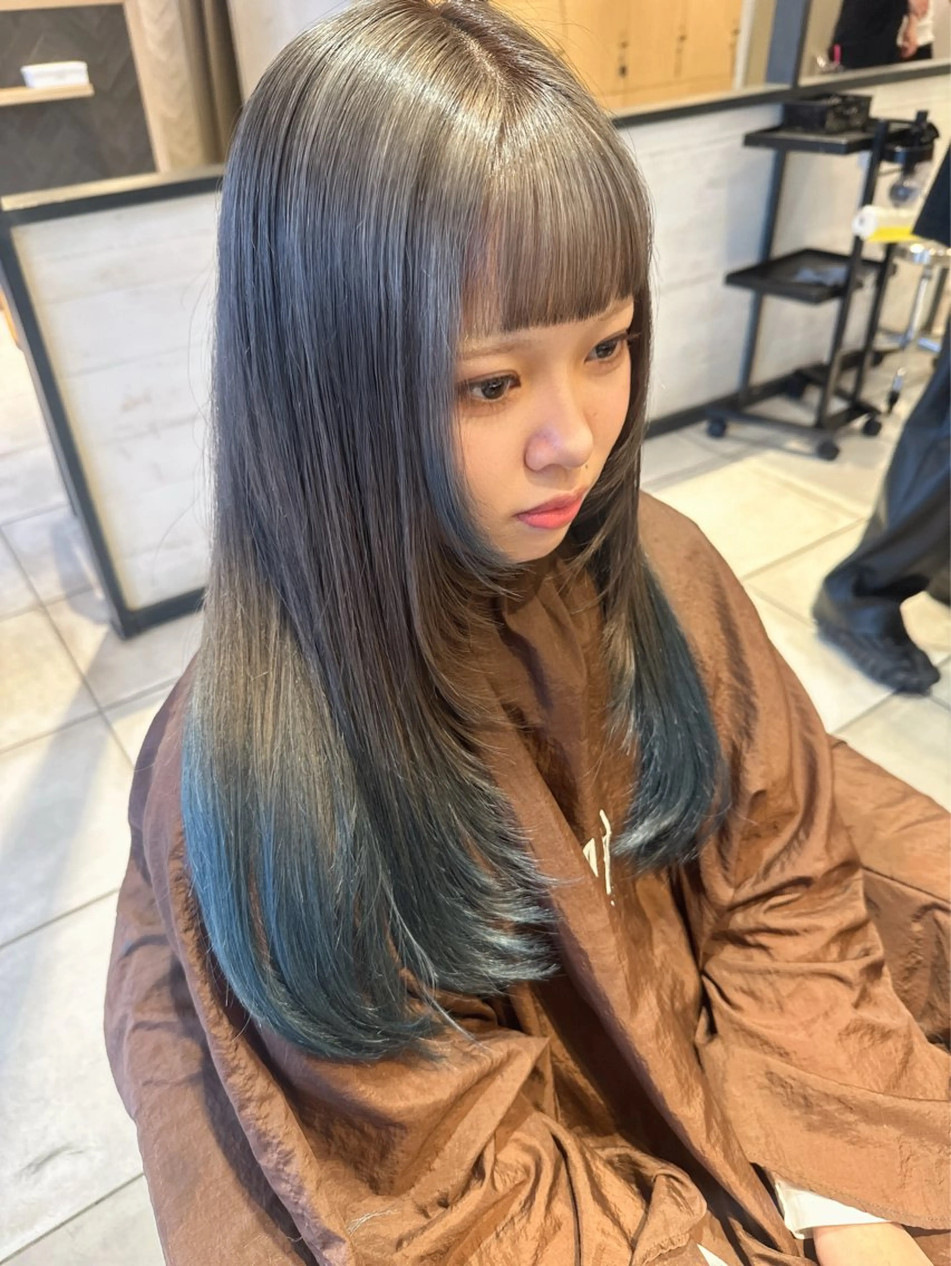 カラー アクアカラー ブルーカラー シルバー フクイ ミユのヘアスタイル