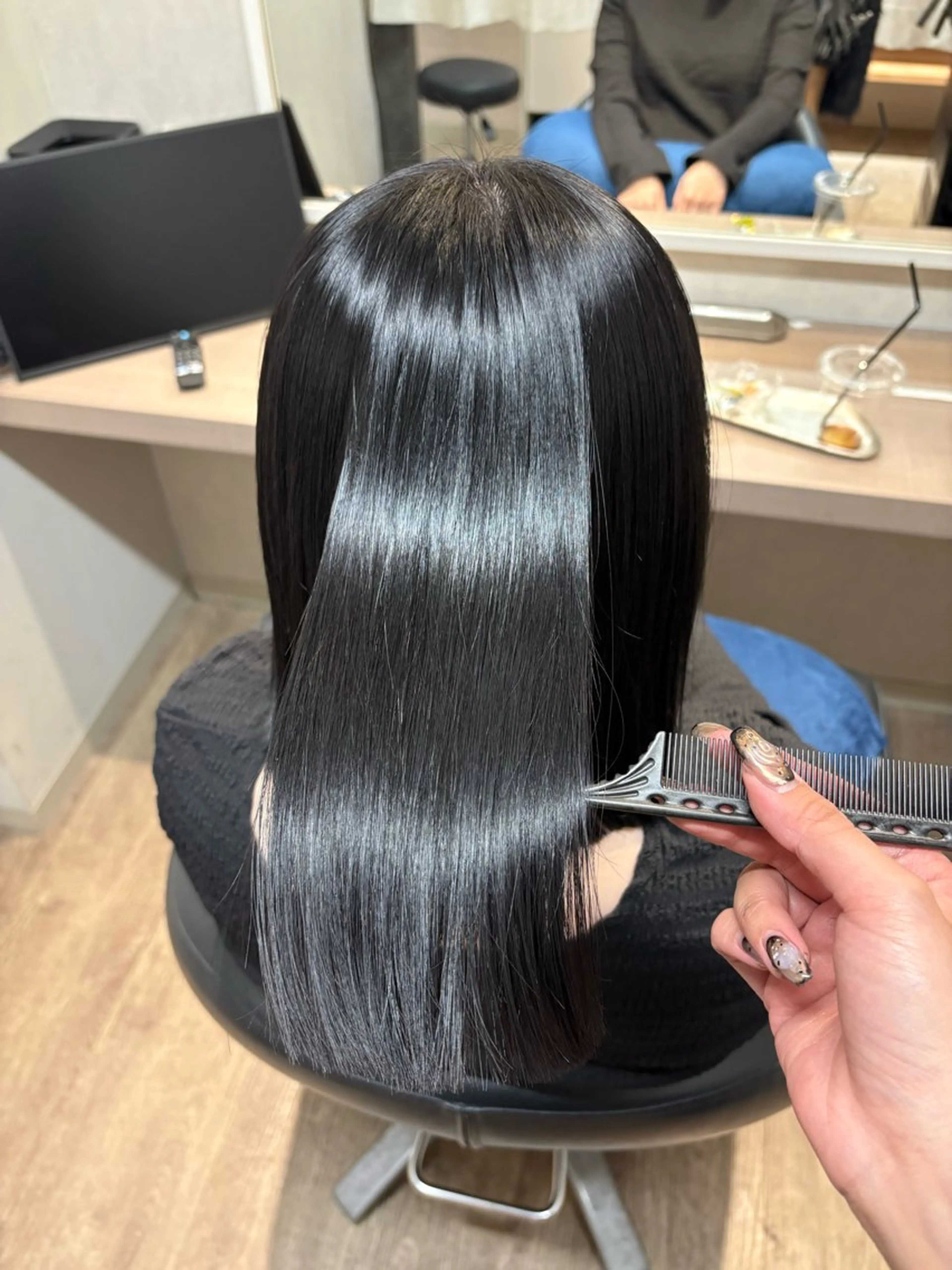 ミディアム Hirona 縮毛矯正/髪質改善のヘアスタイル