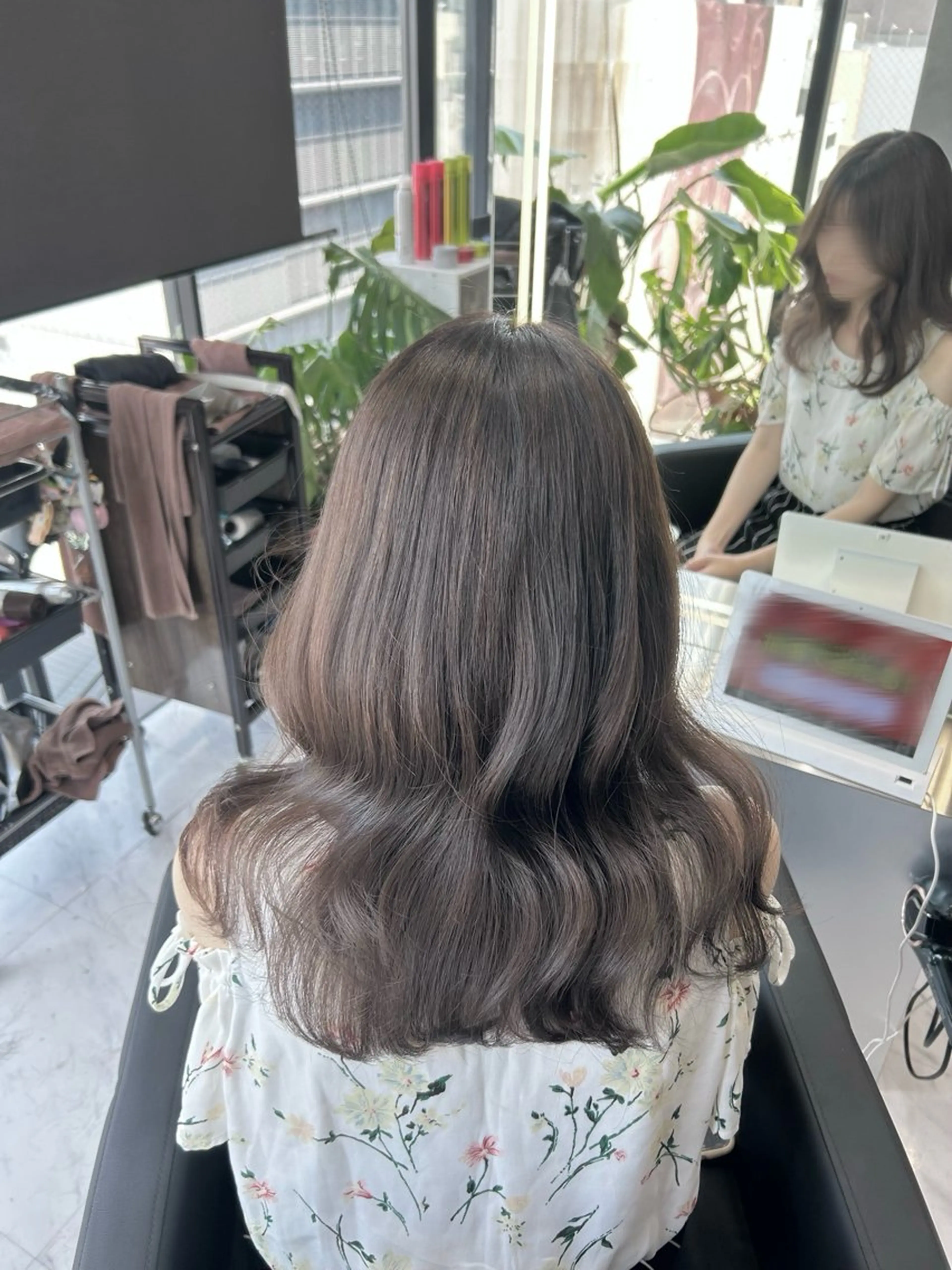 セミロング カラー 安藤 美羽のヘアスタイル