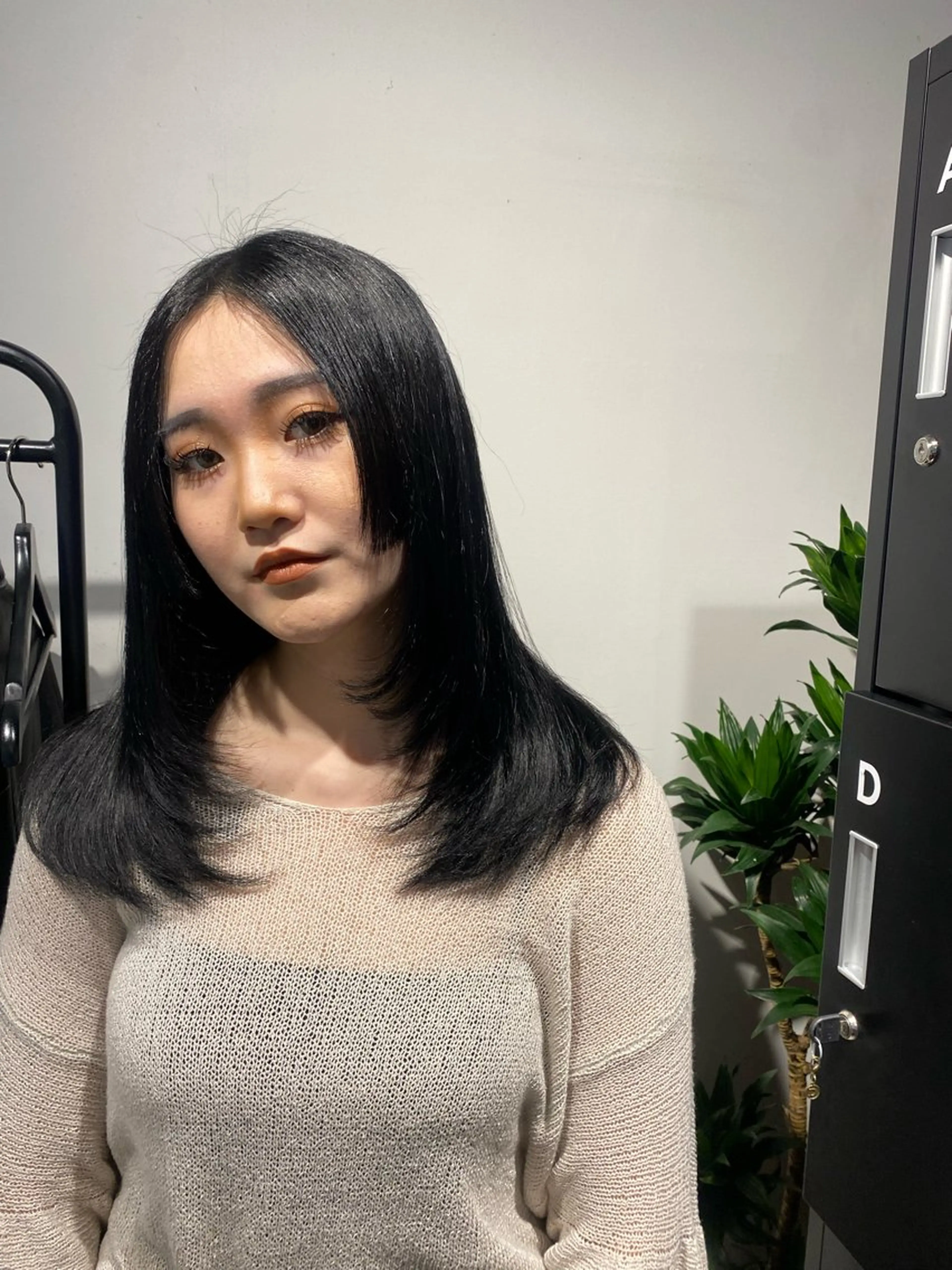 セミロング 顔まわりレイヤー レイヤーカット カット URBAN.名駅/ 名富小姫のヘアスタイル