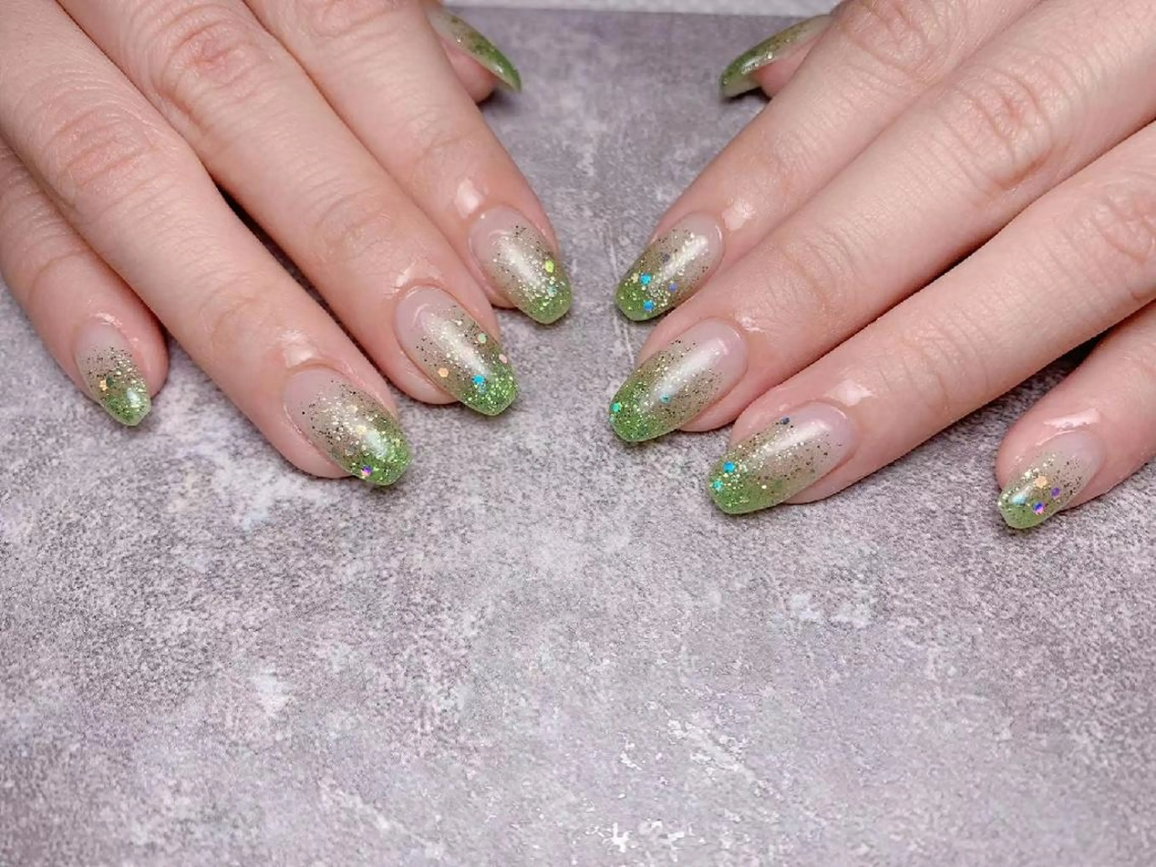 ネイル グラデーション ラメ(グリッター) ラメグラデーション 🎀Yumi✨ ミキネイルサロン池袋のネイルデザイン