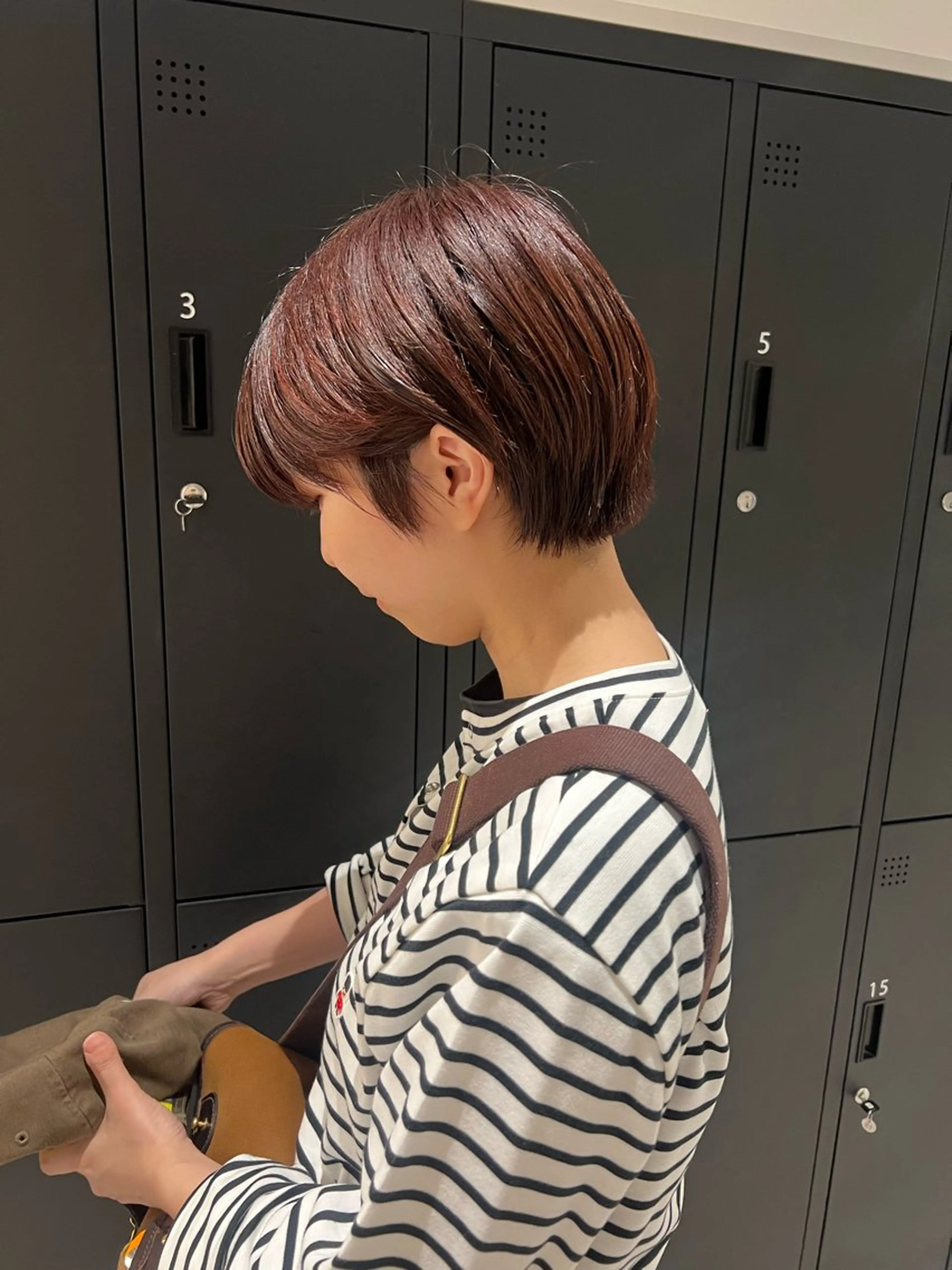 ショート カラー ヘアアレンジ ボルドーカラー ショートヘア 暗髪カラー🫐パーマ おくだりんかのヘアスタイル