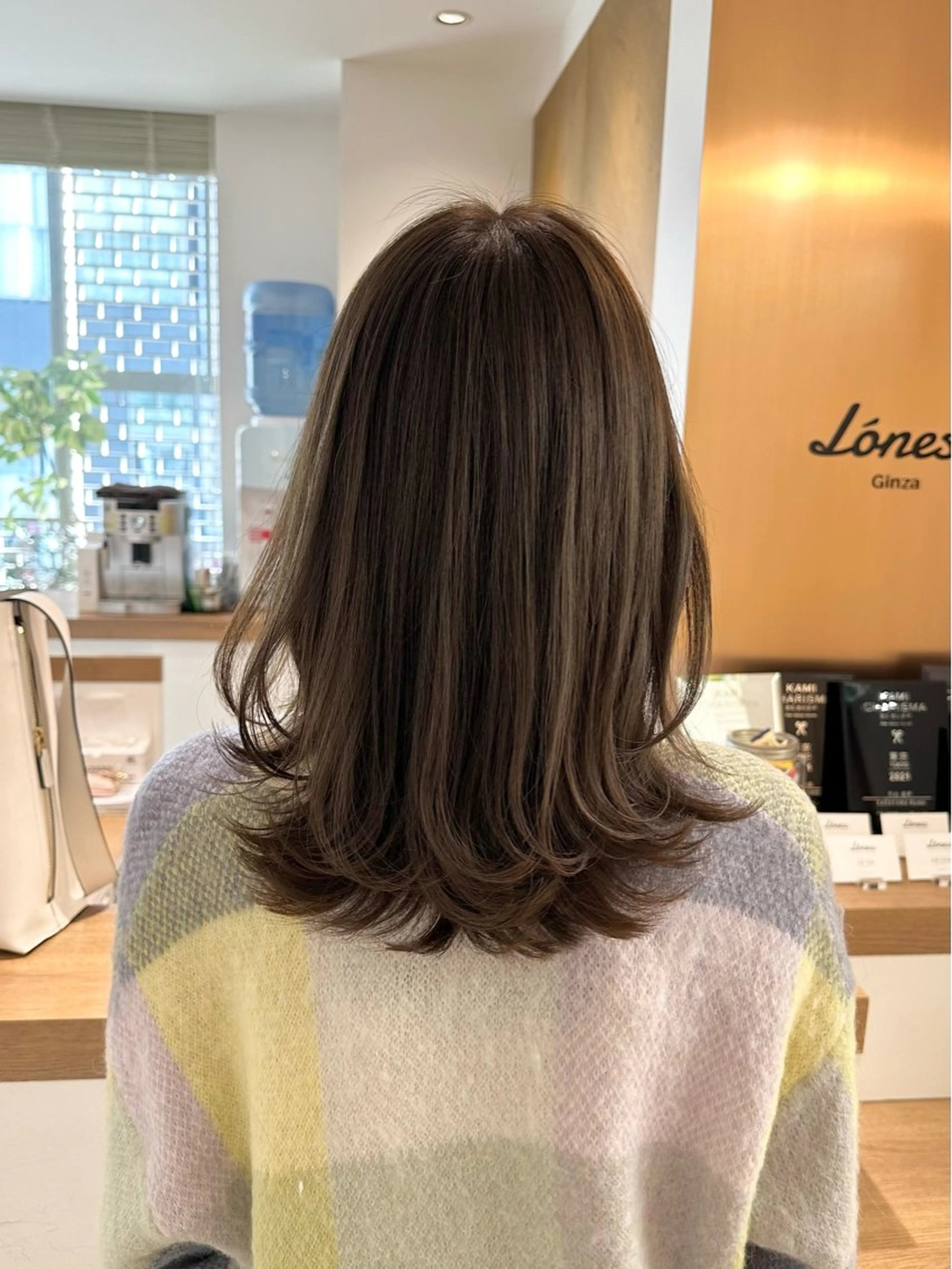 ミディアム ヘアカラー トリートメント カット無料｜ 青山 ｜髪質改善のヘアスタイル