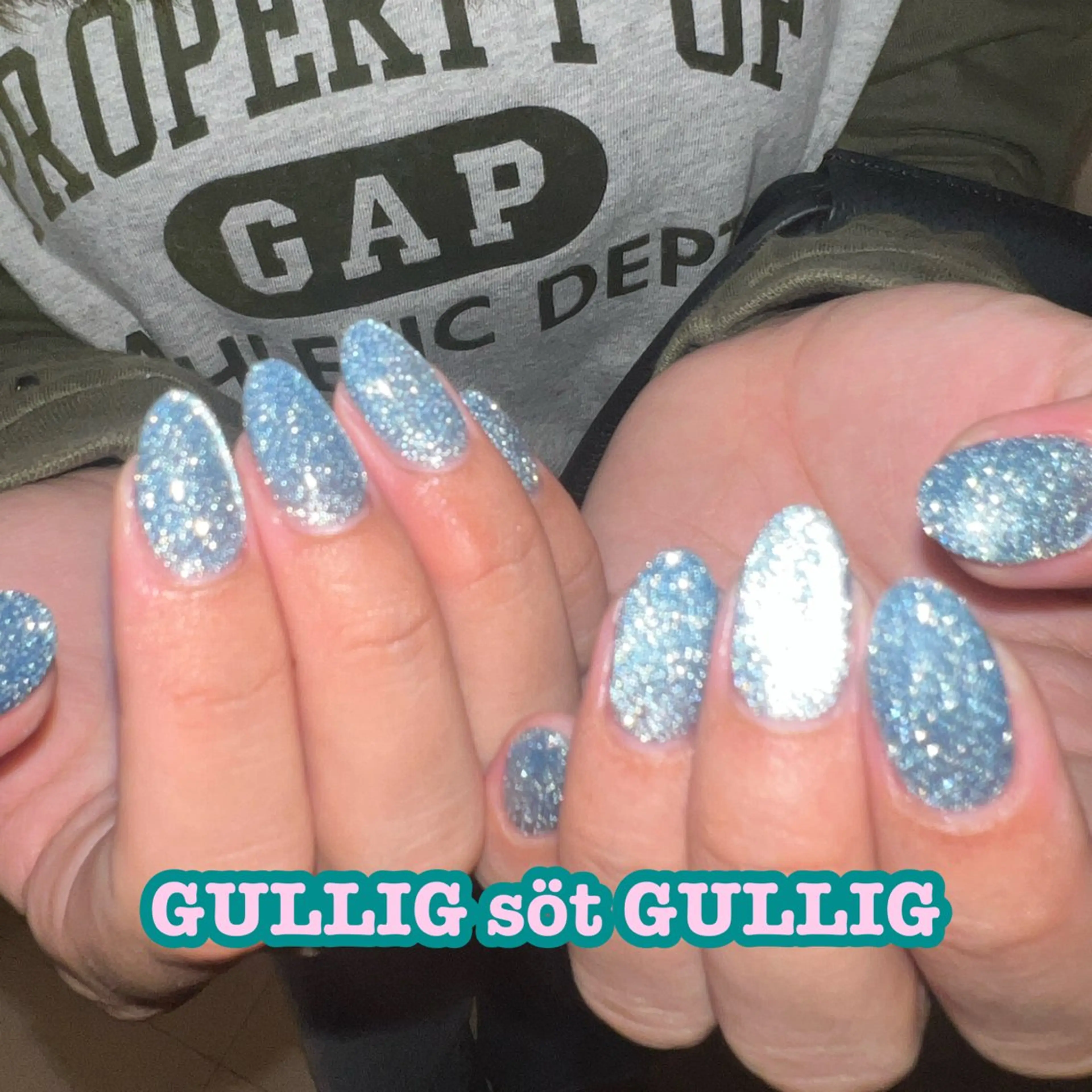 ネイル マグネットネイル ハンドネイル GULLIG söt GULLIGのネイルデザイン