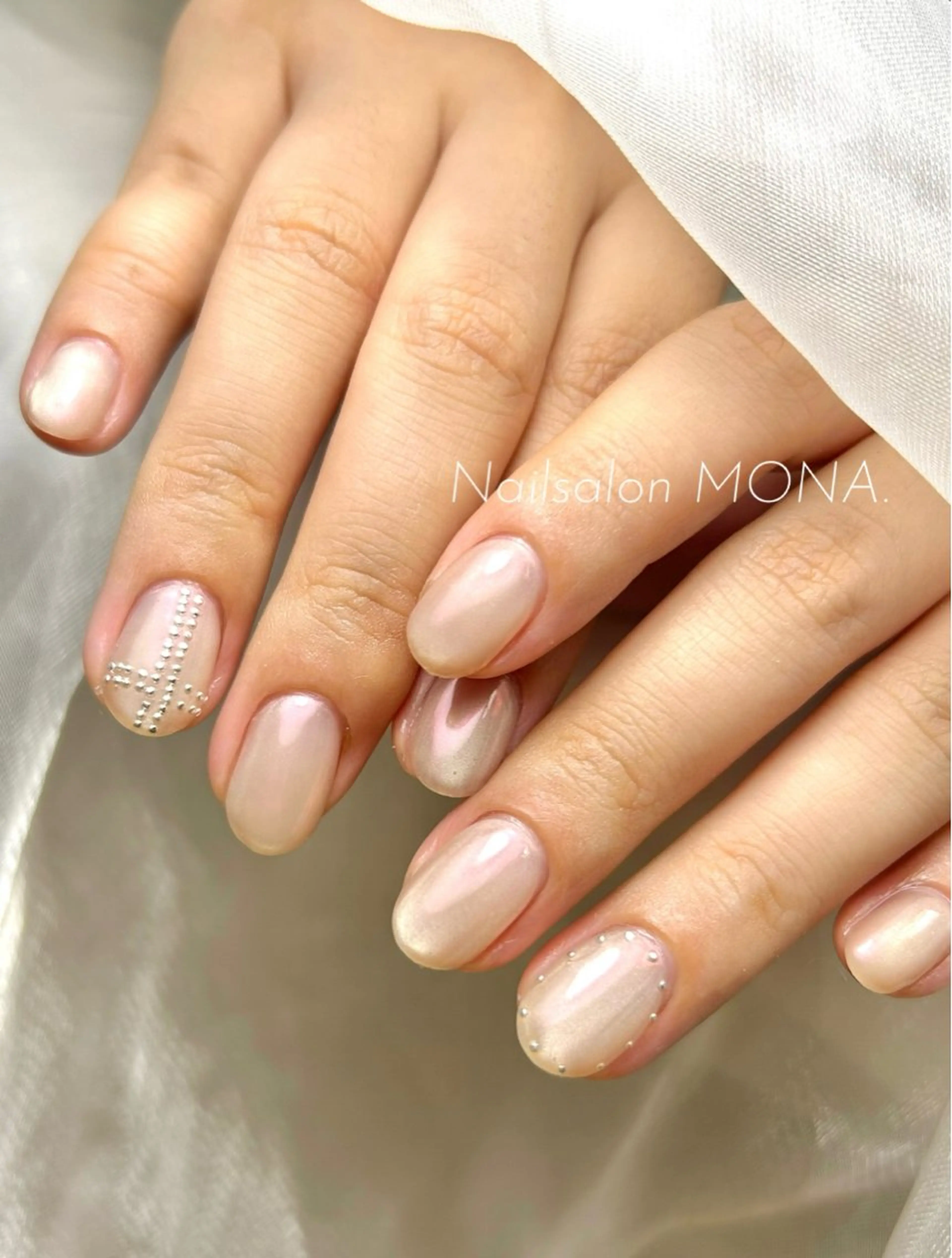 ネイル オーロラネイル ハンドネイル Nailsalon MONA.のネイルデザイン